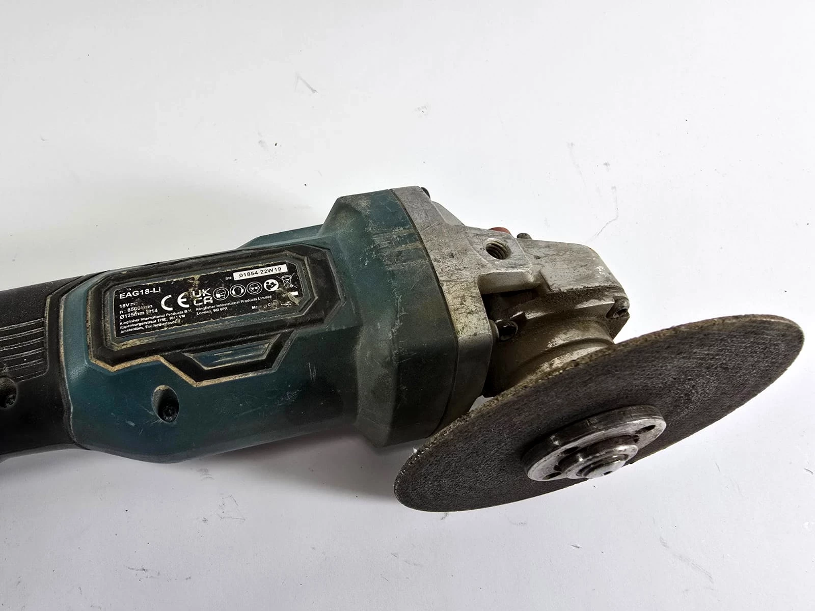 szlifierka-katowa-erbauer-eag18-li-akumulator-4ah-ladowarka-rodzaj-zasilania-128529-1