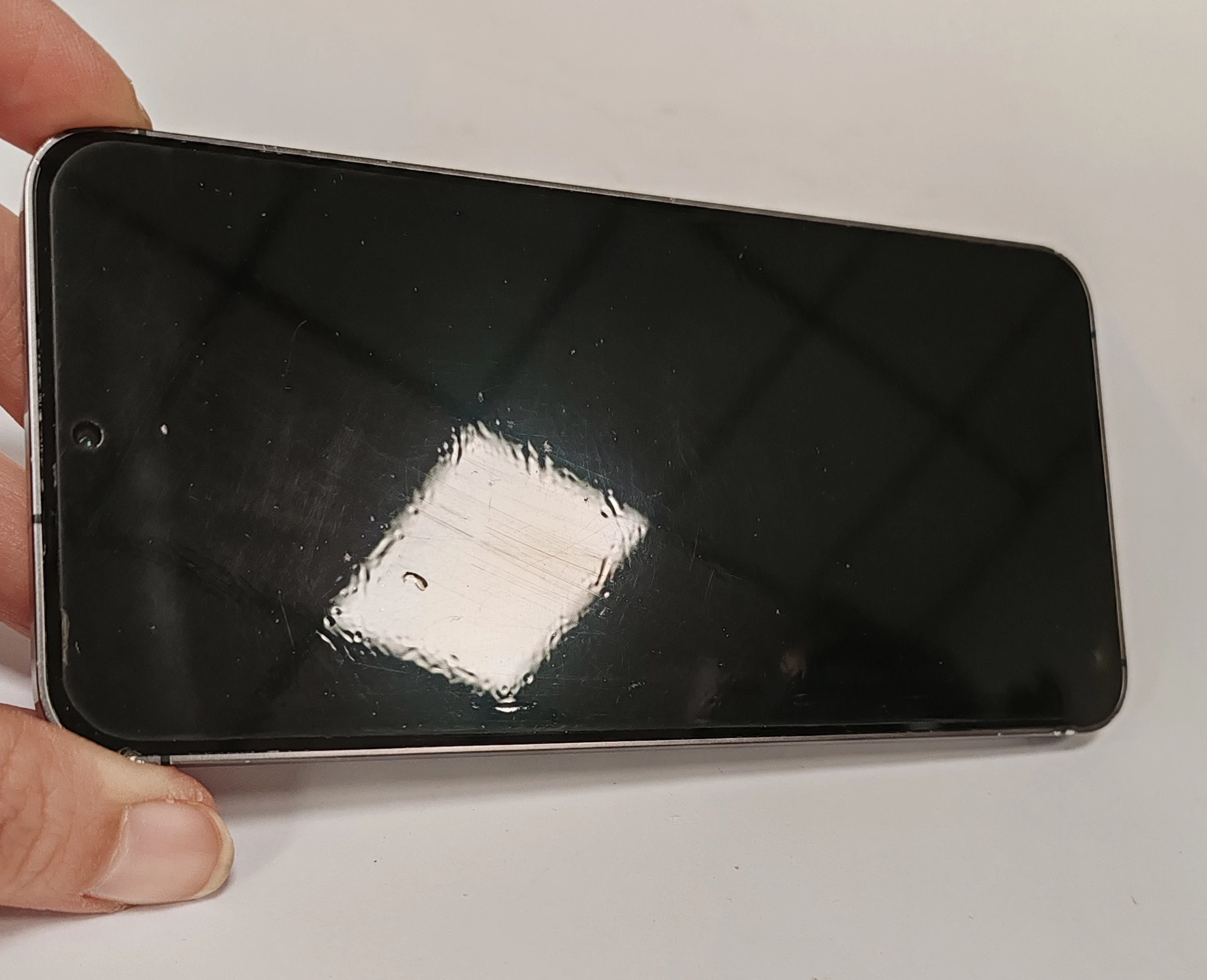 telefon-samsung-galaxy-s24-8gb-256gb-zestaw-przekatna-ekranu-620