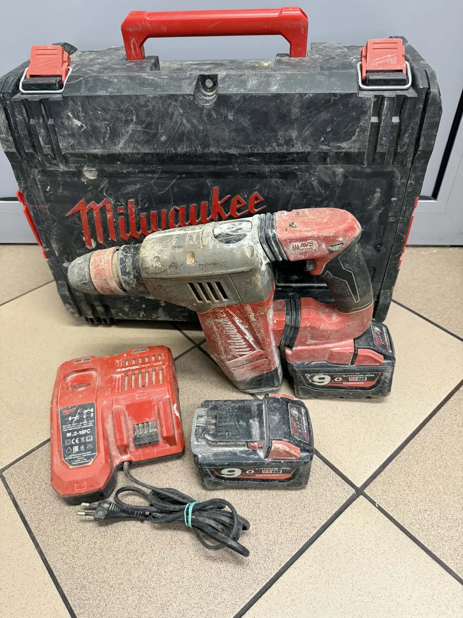 akumulatorowy-mlot-udarowy-milwaukee-m18-chpx-pilsudskiego-91-zawiercie