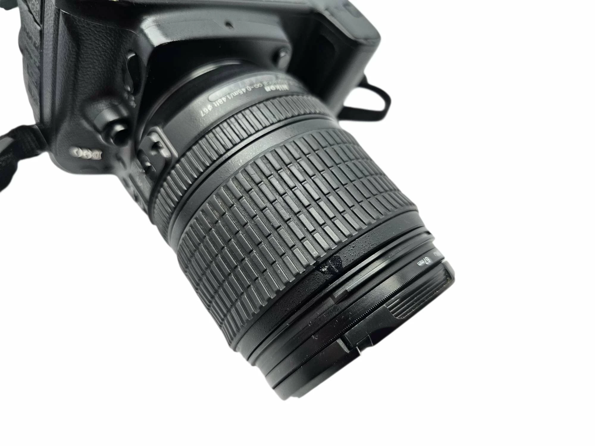 aparat-lustrzanka-nikon-d90-obiektyw-af-s-nikkor-18-105mm-ed-vr-przekatna-ekranu-300