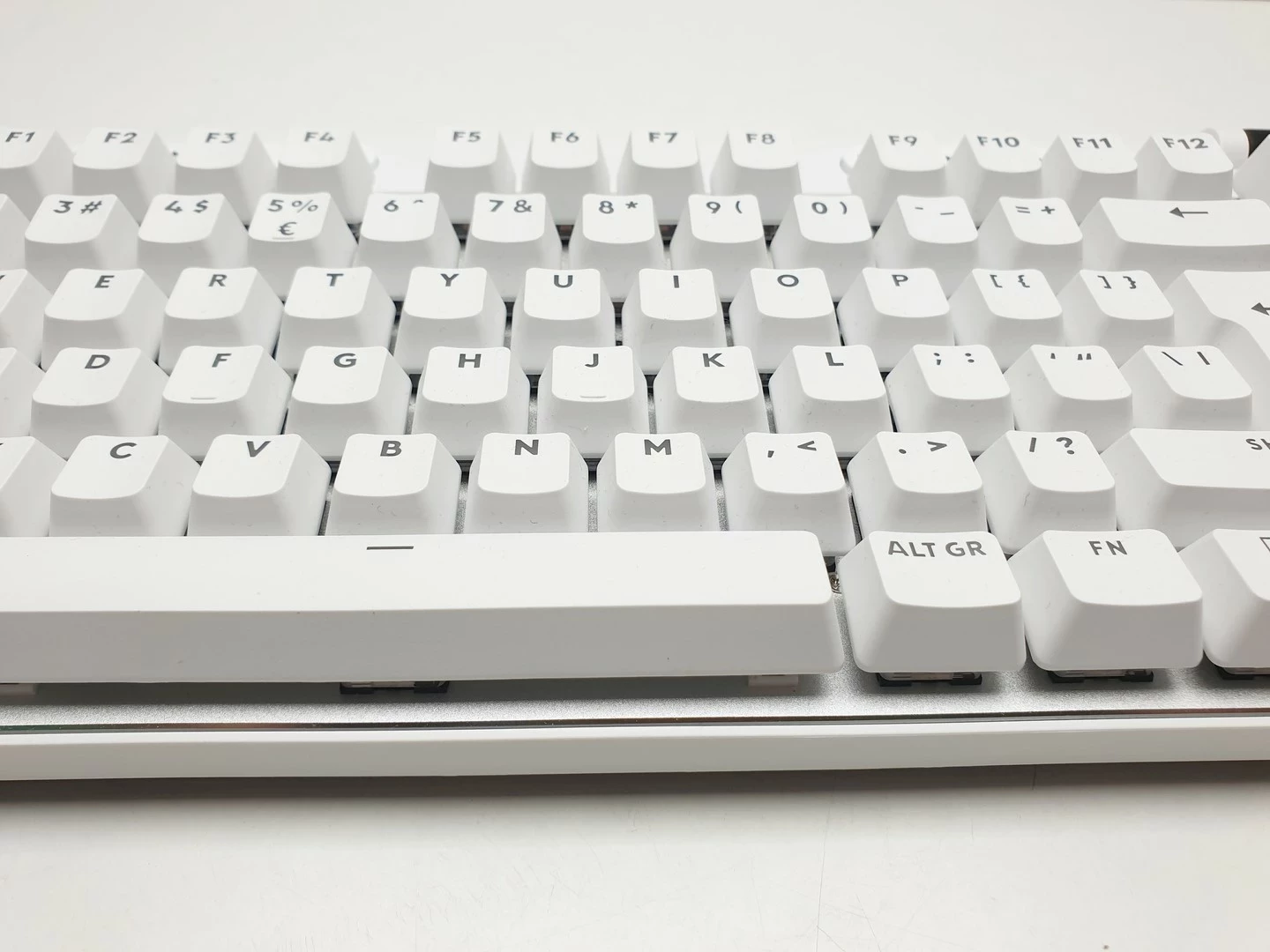 klawiatura-logitech-pro-x-tkl-lightspeed-komplet-uklad-klawiatury-249838-1767643