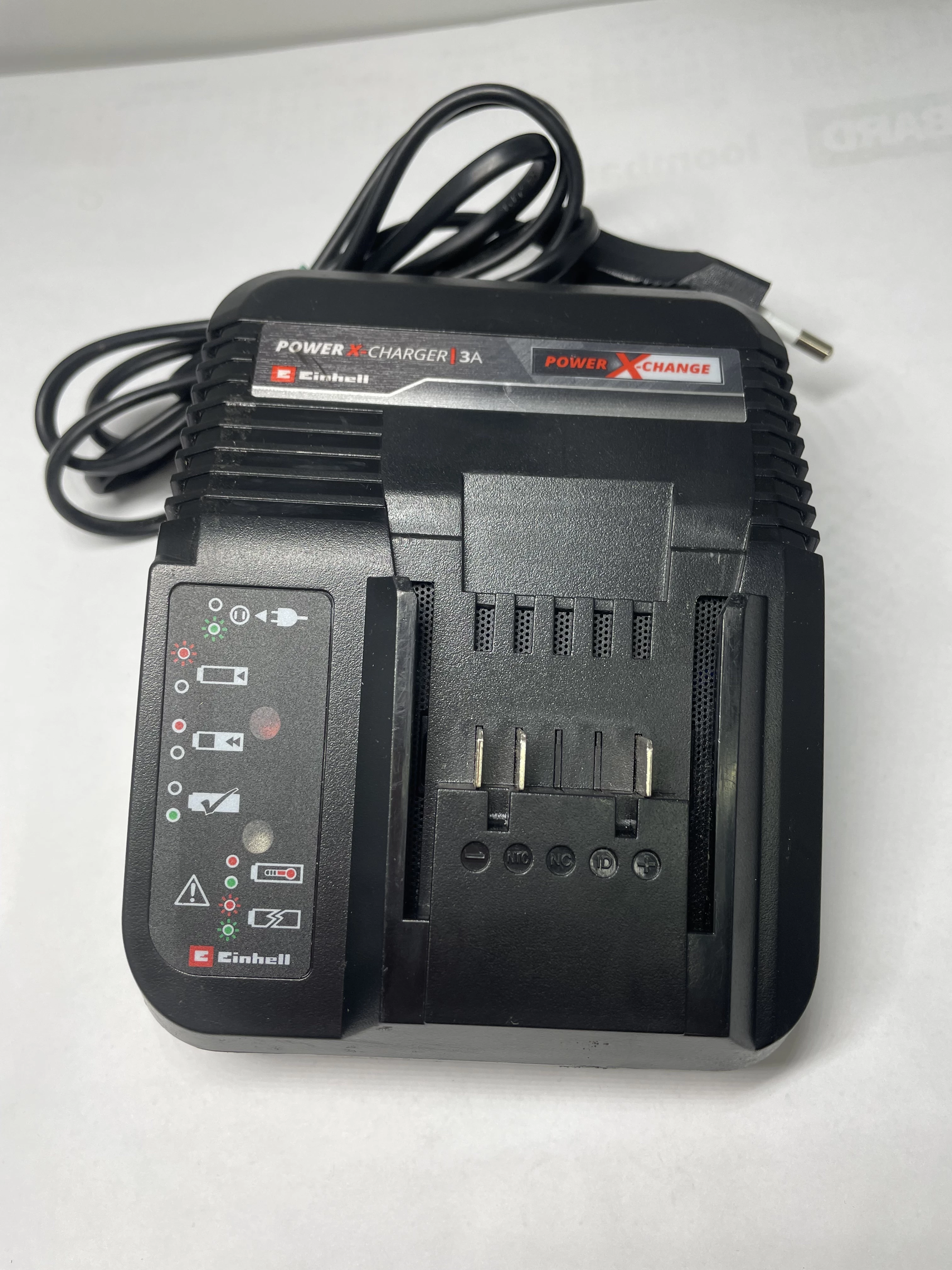 einhell-ladowarkaakumulator-2mah-pojemnosc-akumulatora-520