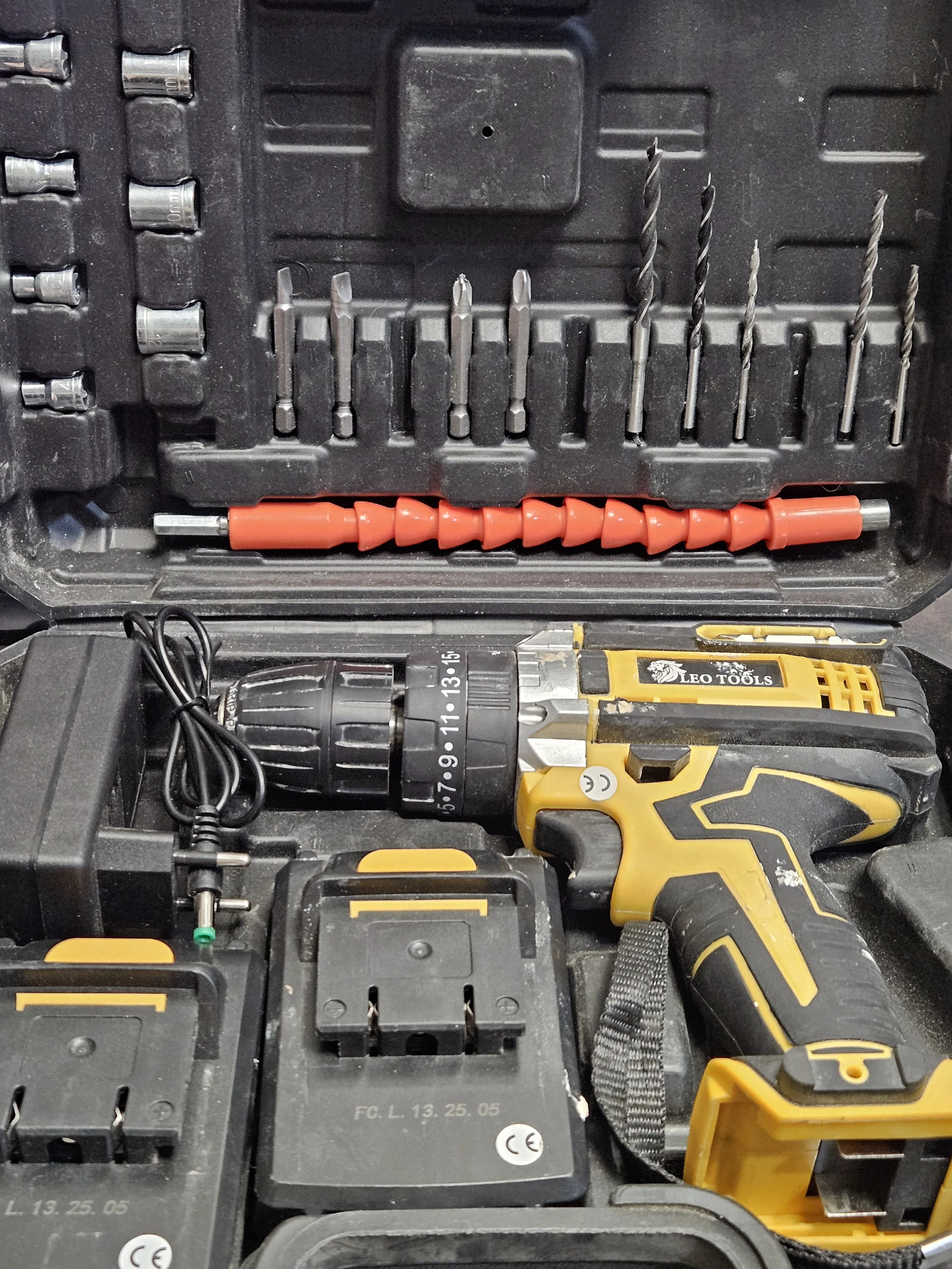 wkretarka-leo-tools-le-072-w-walizcke-2xaku-daszynskiego-9a-bogatynia-pro