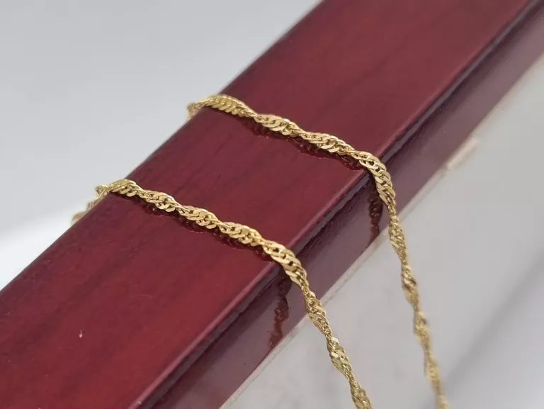 zloty-lancuszek-z-matka-boska-333-149g-42cm-2x1cm-dlugosc-calkowita-4200