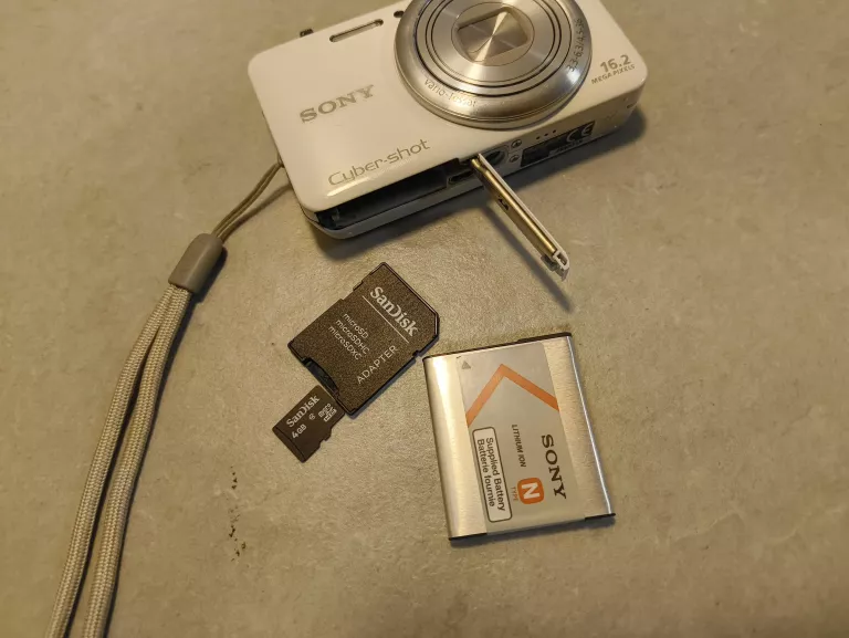 aparat-sony-dsc-wx80-162mpx-wifi-3d-zoom-optyczny-800