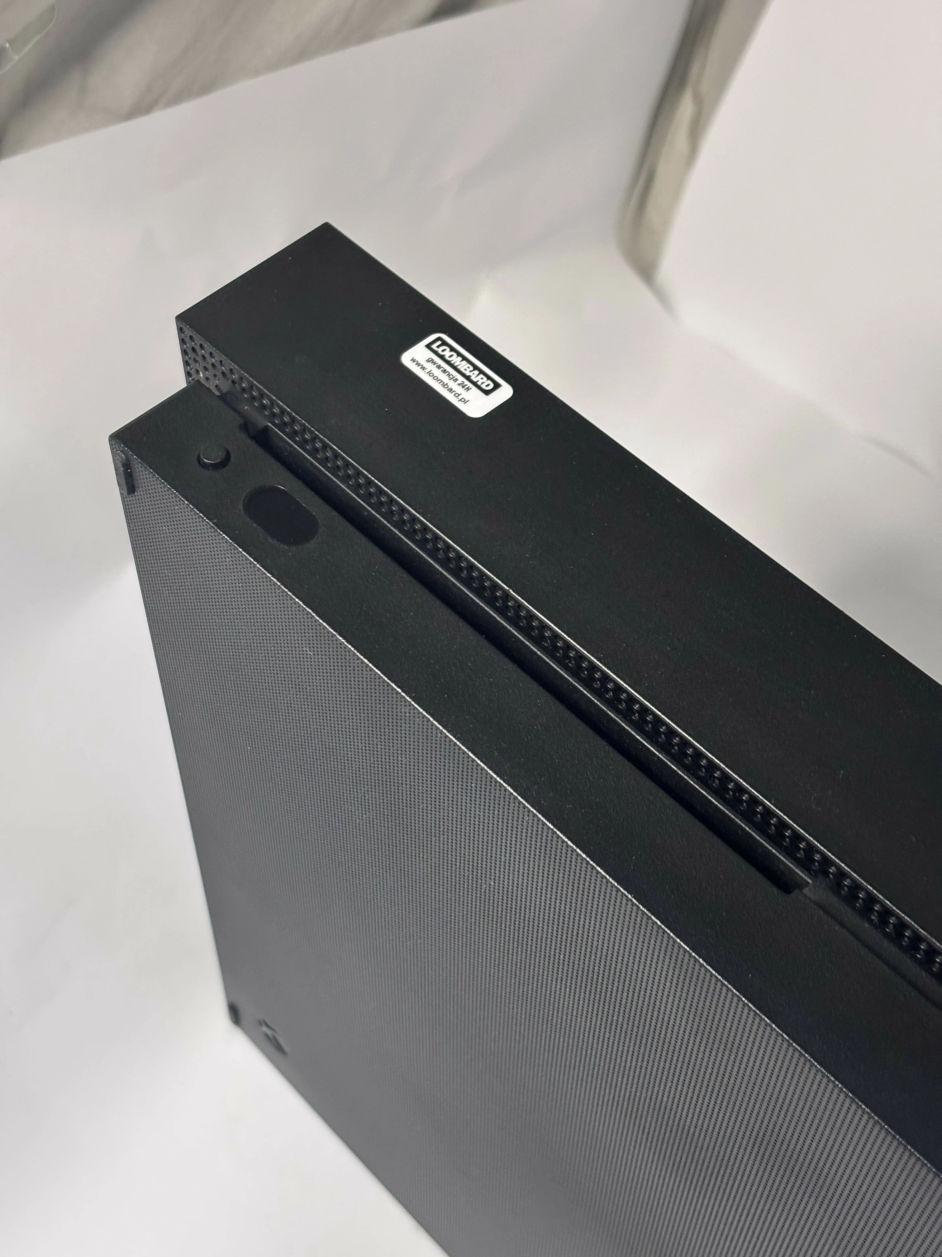 konsola-xbox-one-x-1-tb-2-pady-kolor-249512-1647413