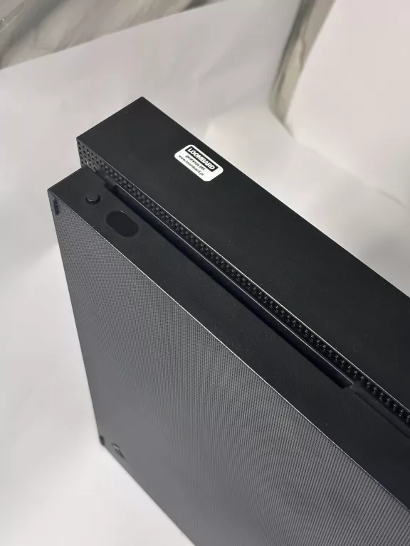 konsola-xbox-one-x-1-tb-2-pady-kolor-249512-1647413