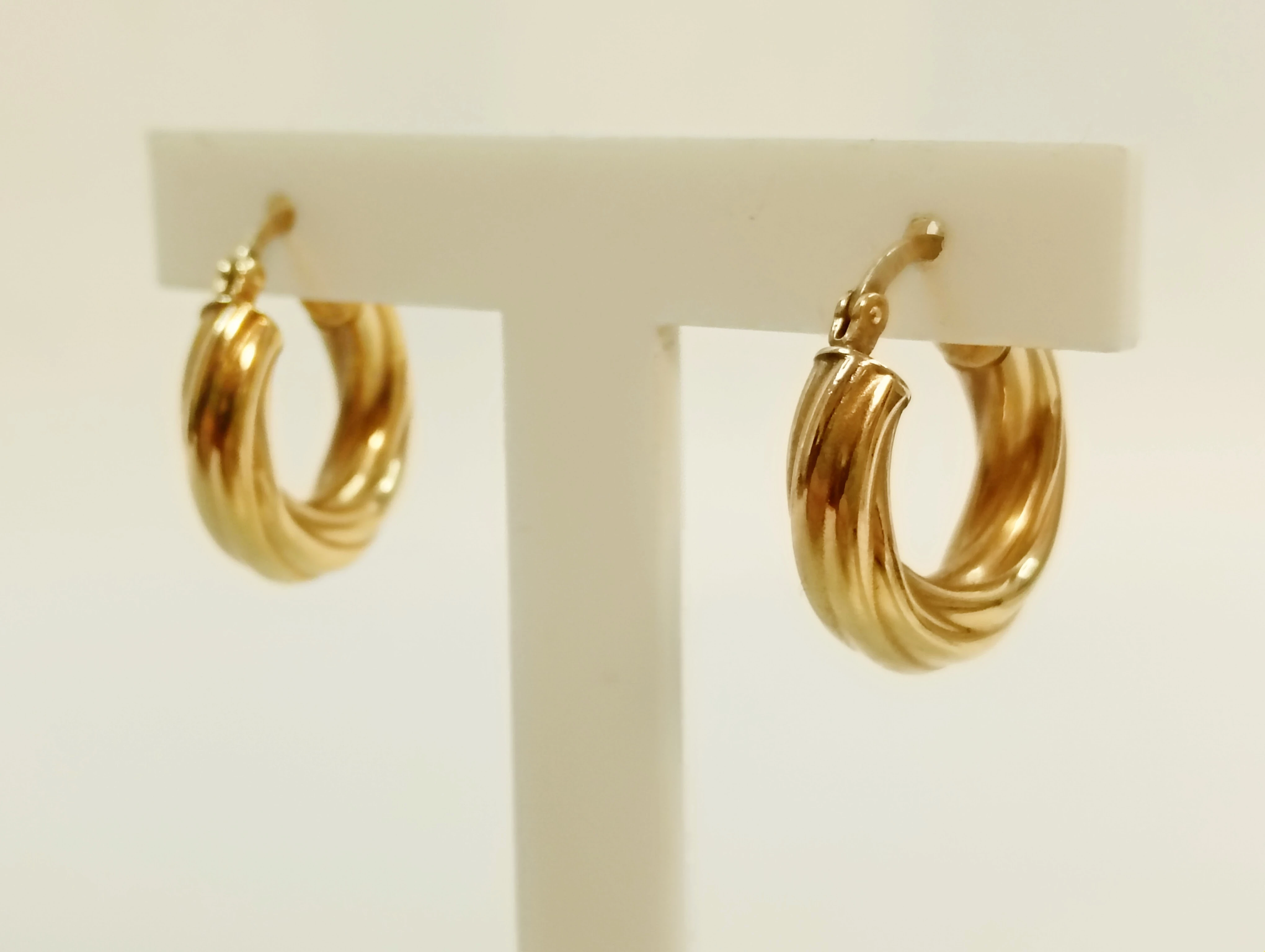 zlote-okragle-kolczyki-485g-585-plac-daszynskiego-5-czestochowa-sj