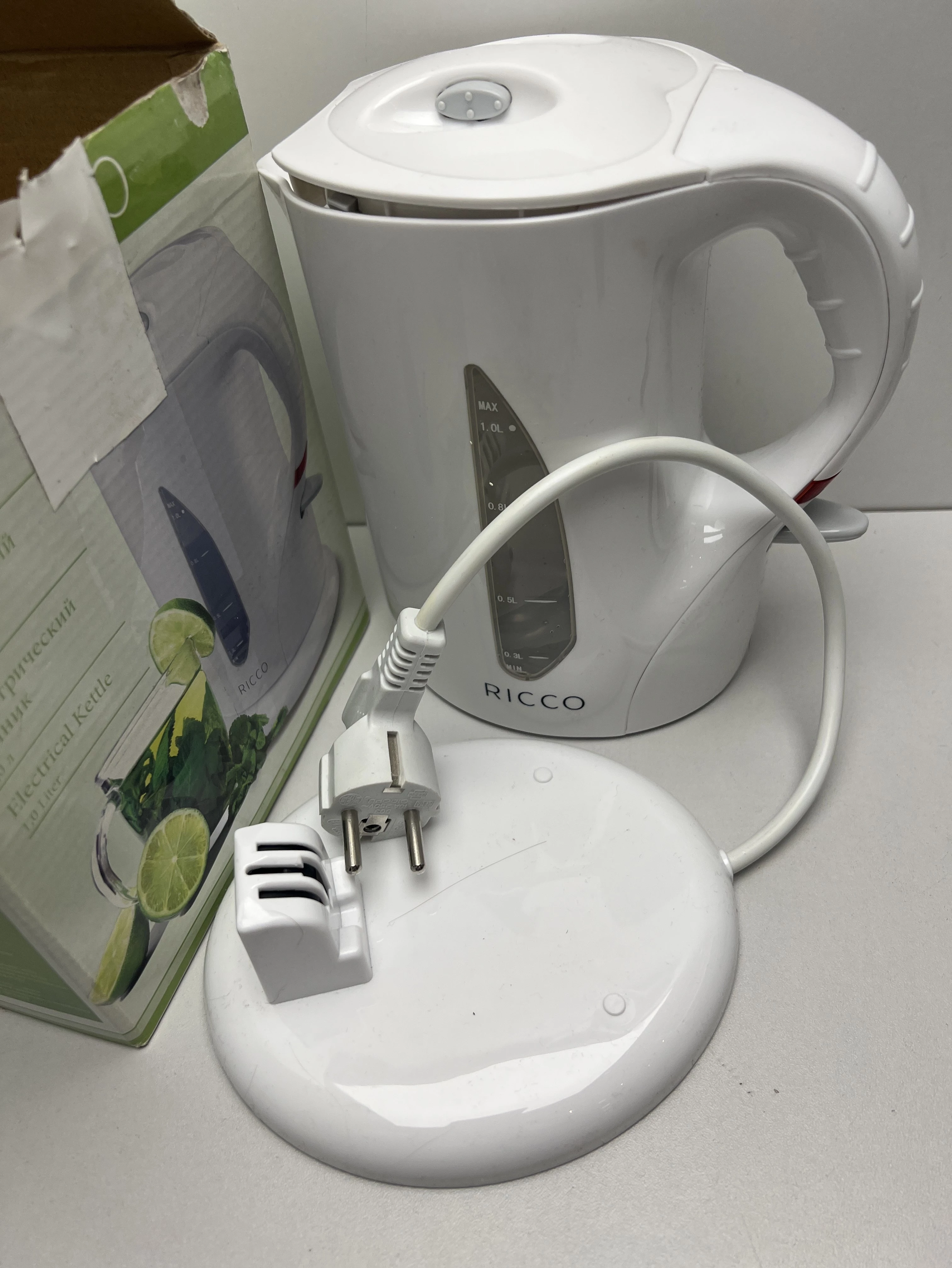 czajnik-elektryczny-ricco-wk-1002-900-w-1-l-bialy-wroclawska-80-legnica