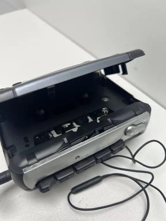 walkman-panasonic-rq-v203-amfm-odtwarzacz-kaset-radio-odtwarzane-nosniki-213122-8