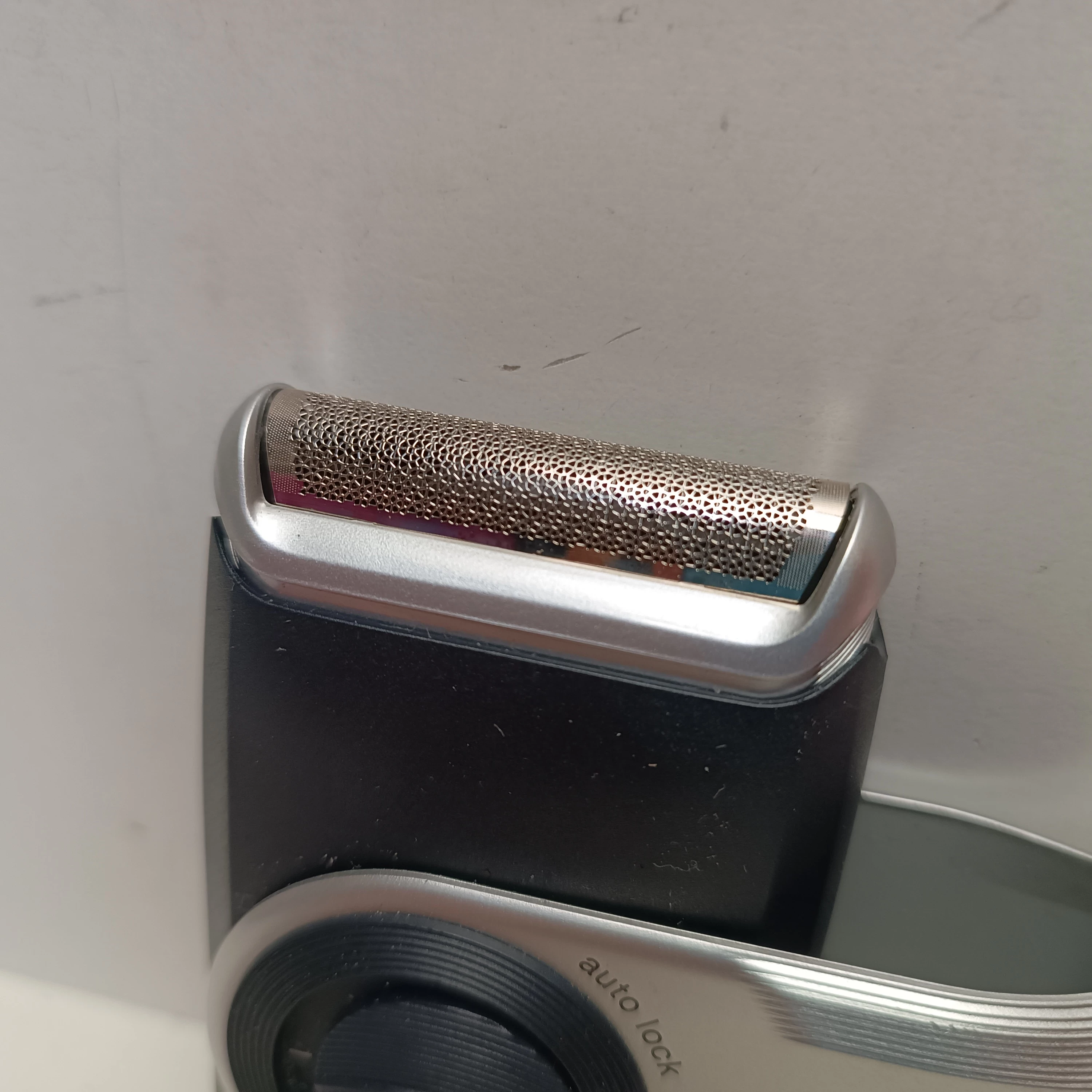 turystyczna-golarka-braun-m-90-mozliwosc-mycia-pod-woda-205614-223990