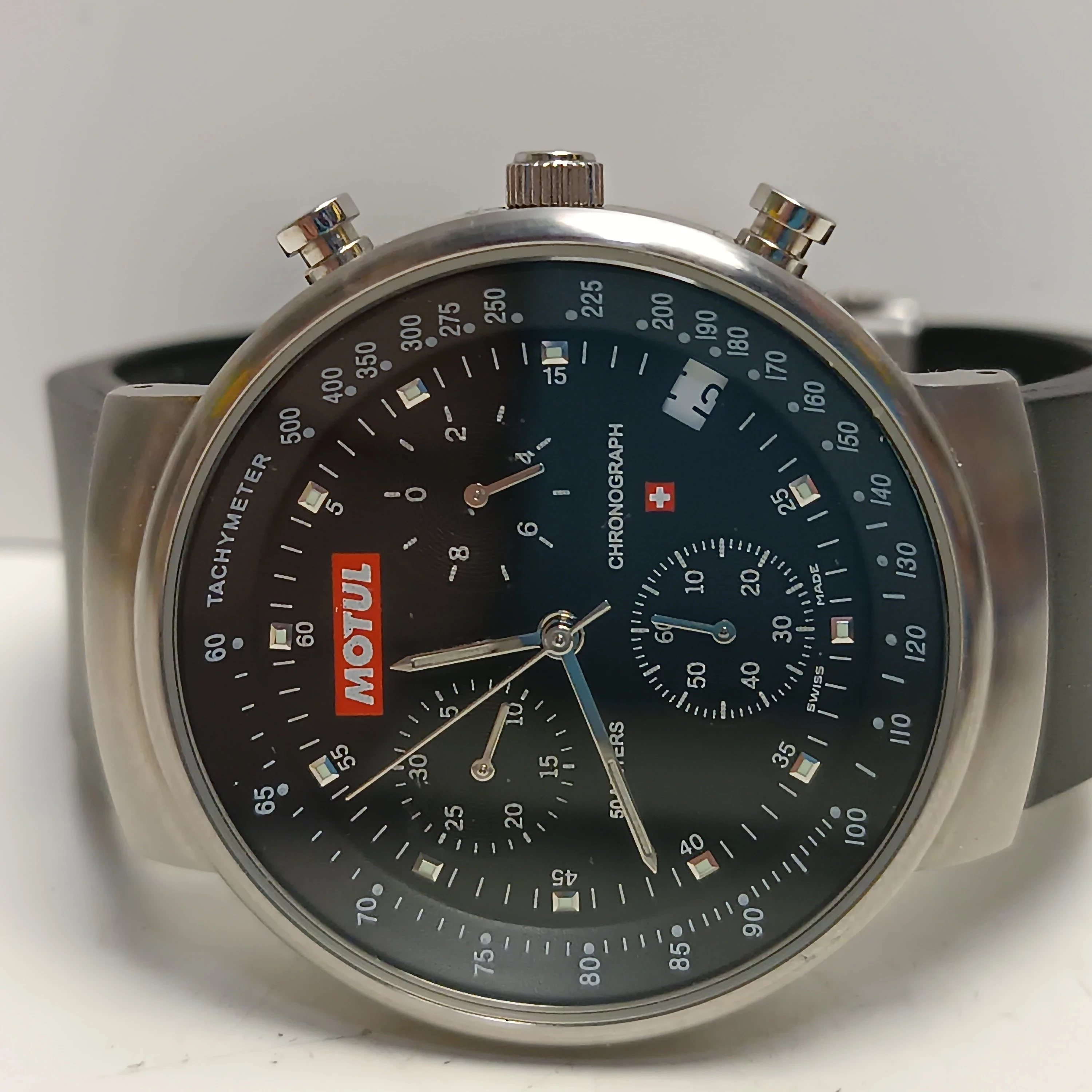 motul-zegarek-chronograph-swiss-made-limited-edition-osiedle-teatralne-3u15-krakow