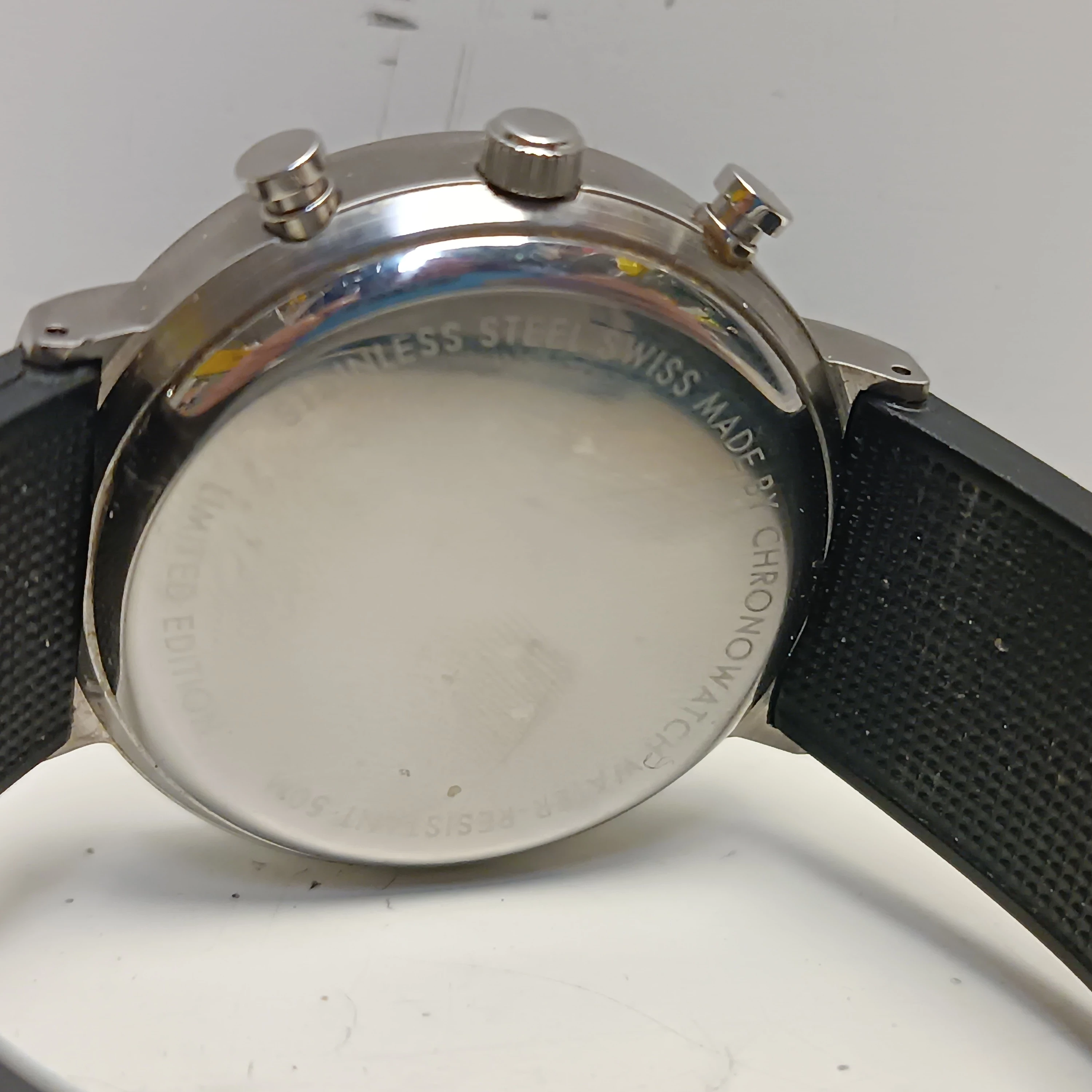 motul-zegarek-chronograph-swiss-made-limited-edition-ksztalt-koperty-129223-2