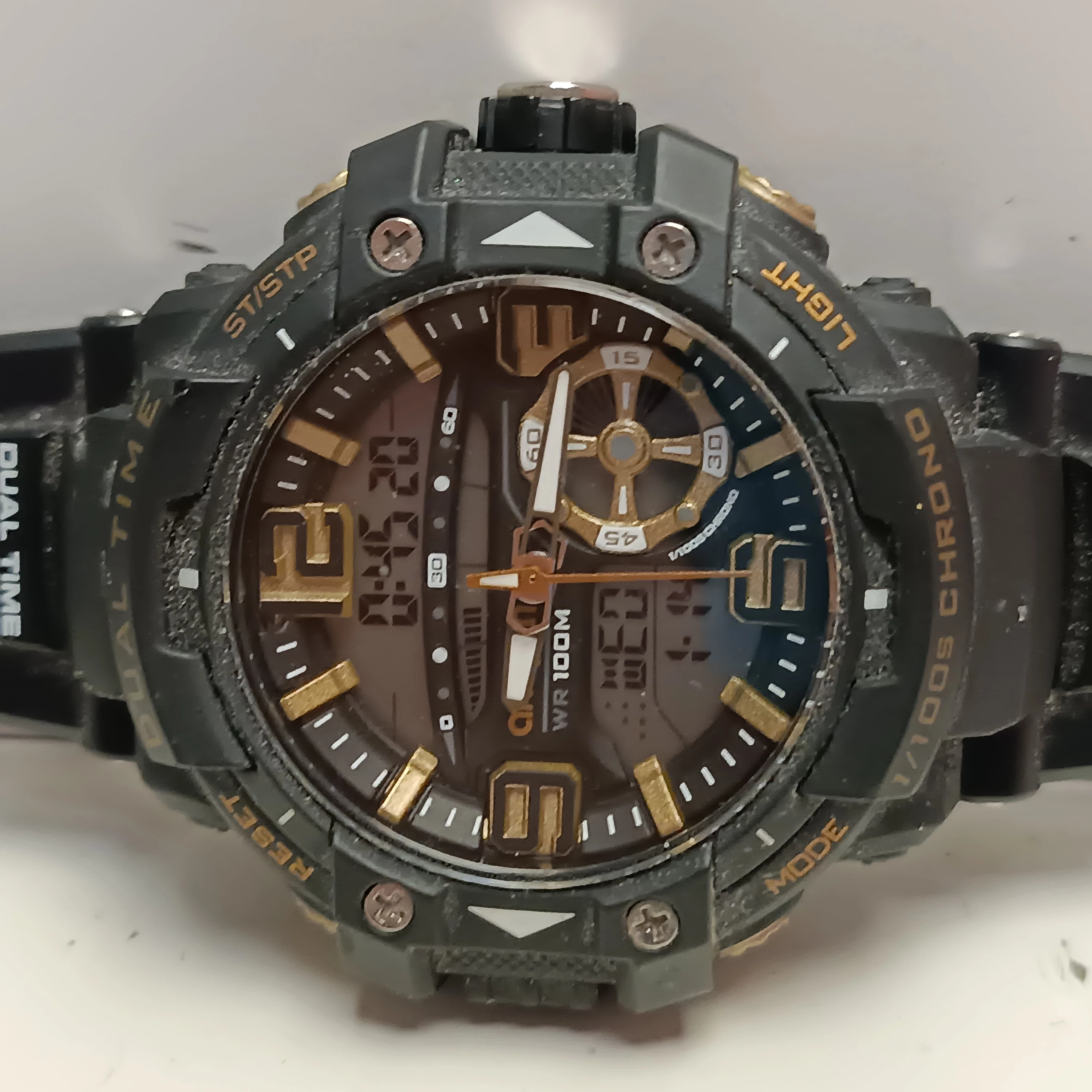 zegarek-ampm-pc206-g693-osiedle-teatralne-3u15-krakow