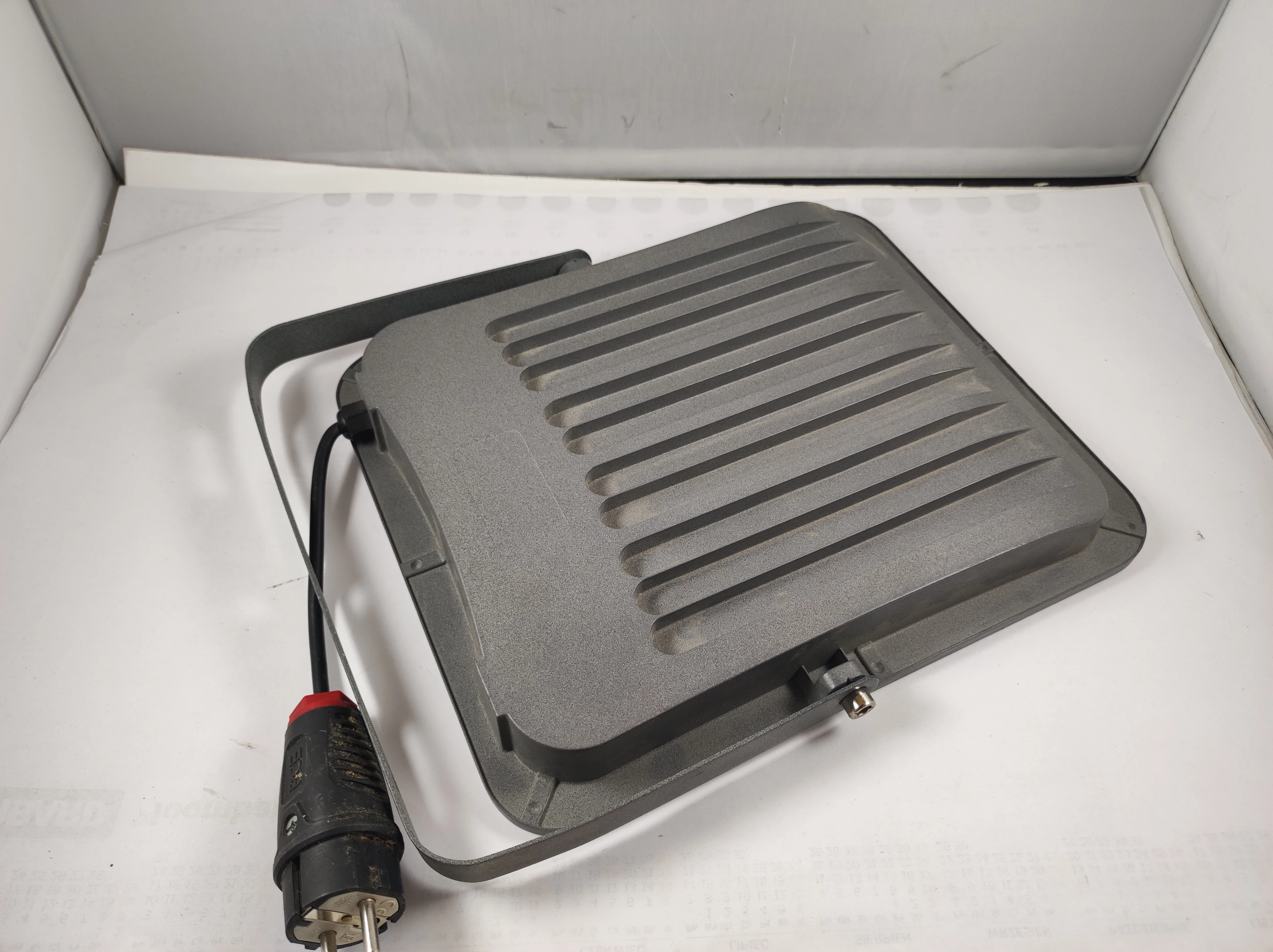 naswietlacz-led-200w-ip66-moc-znamionowa-20000