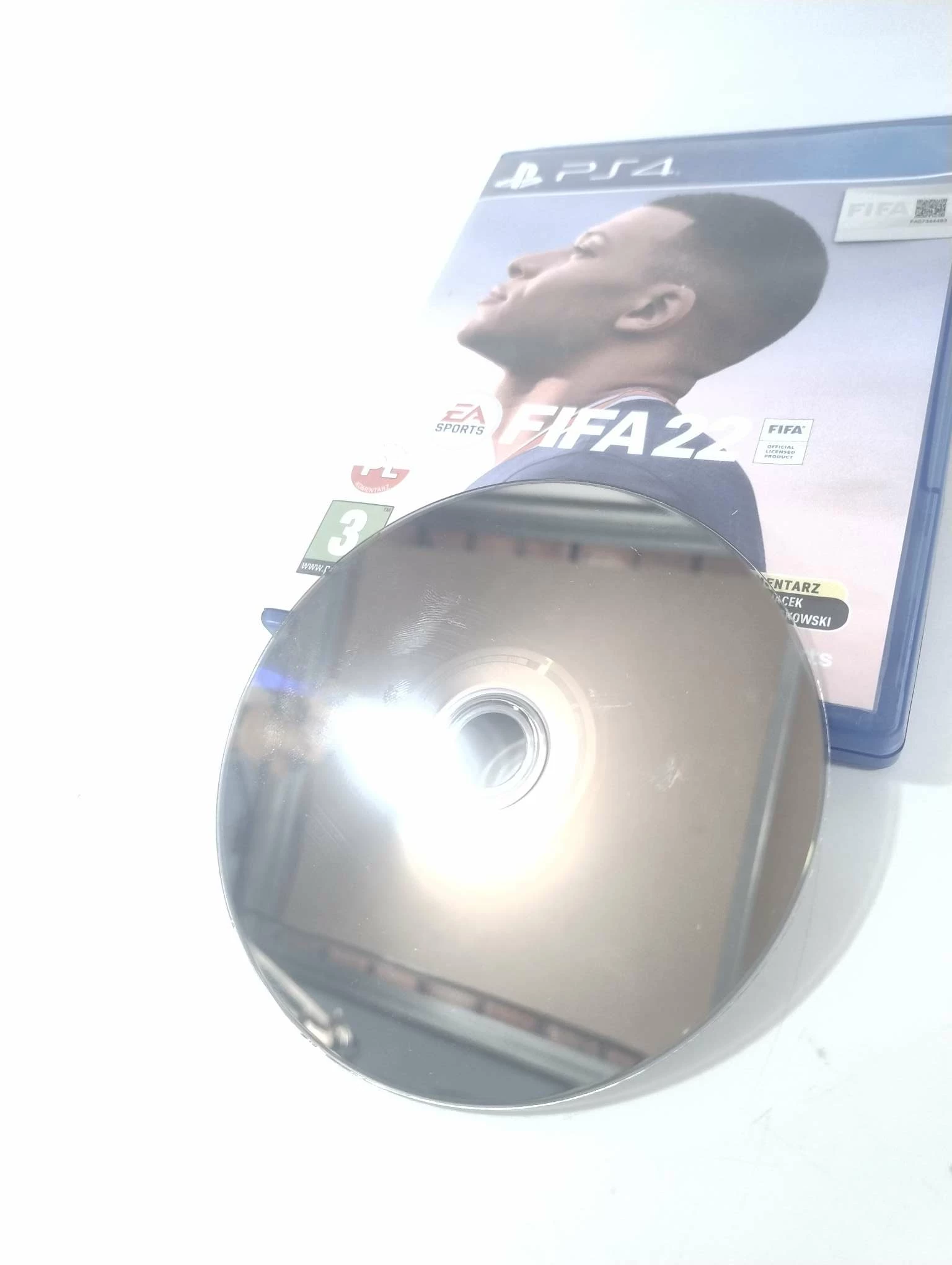 gra-na-ps4-fifa22-stan-11323-2