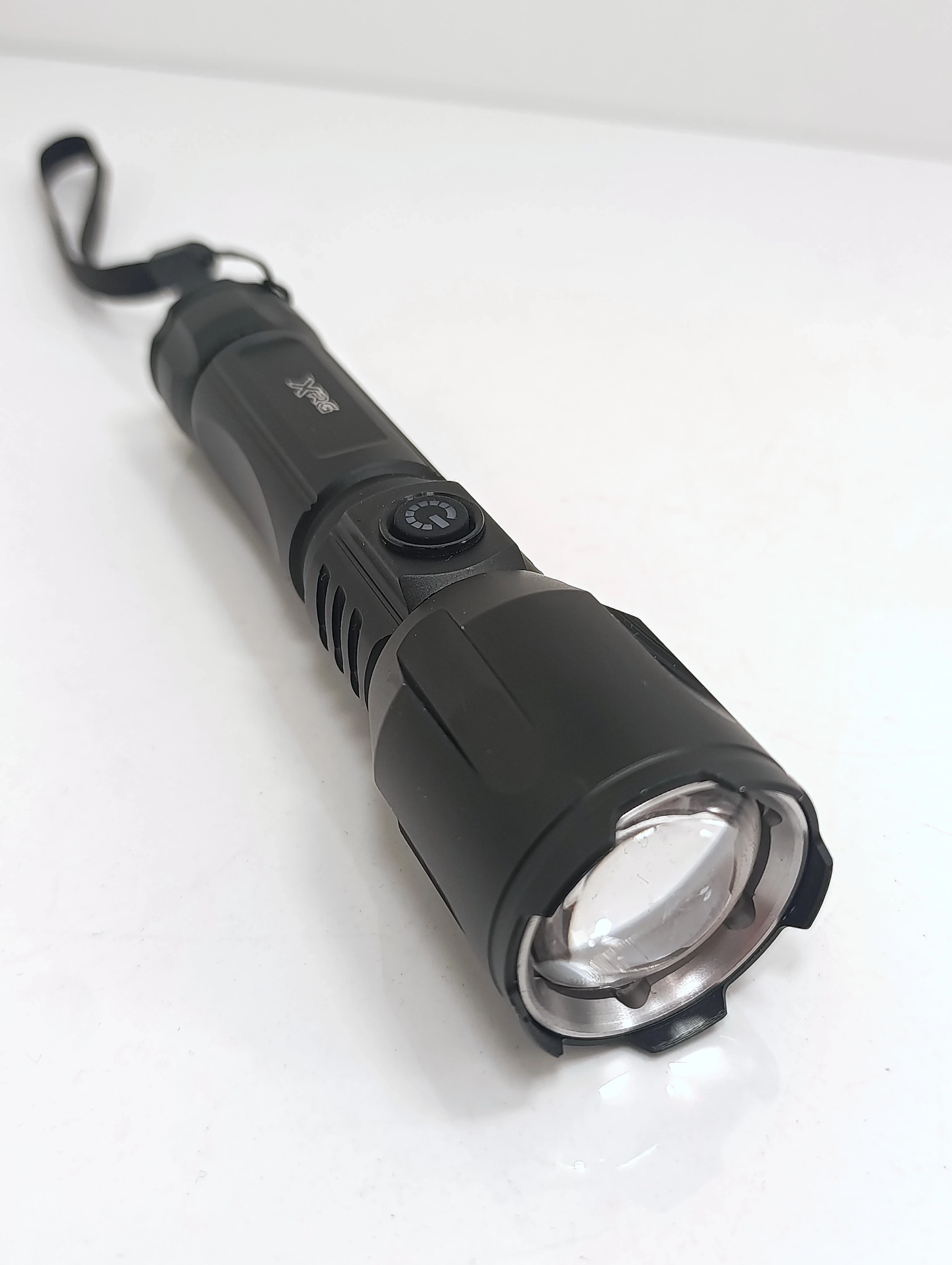 latarka-akumulatorowa-taktyczna-wojskowa-led-xrg-m1500-zasilanie-209202-1769478