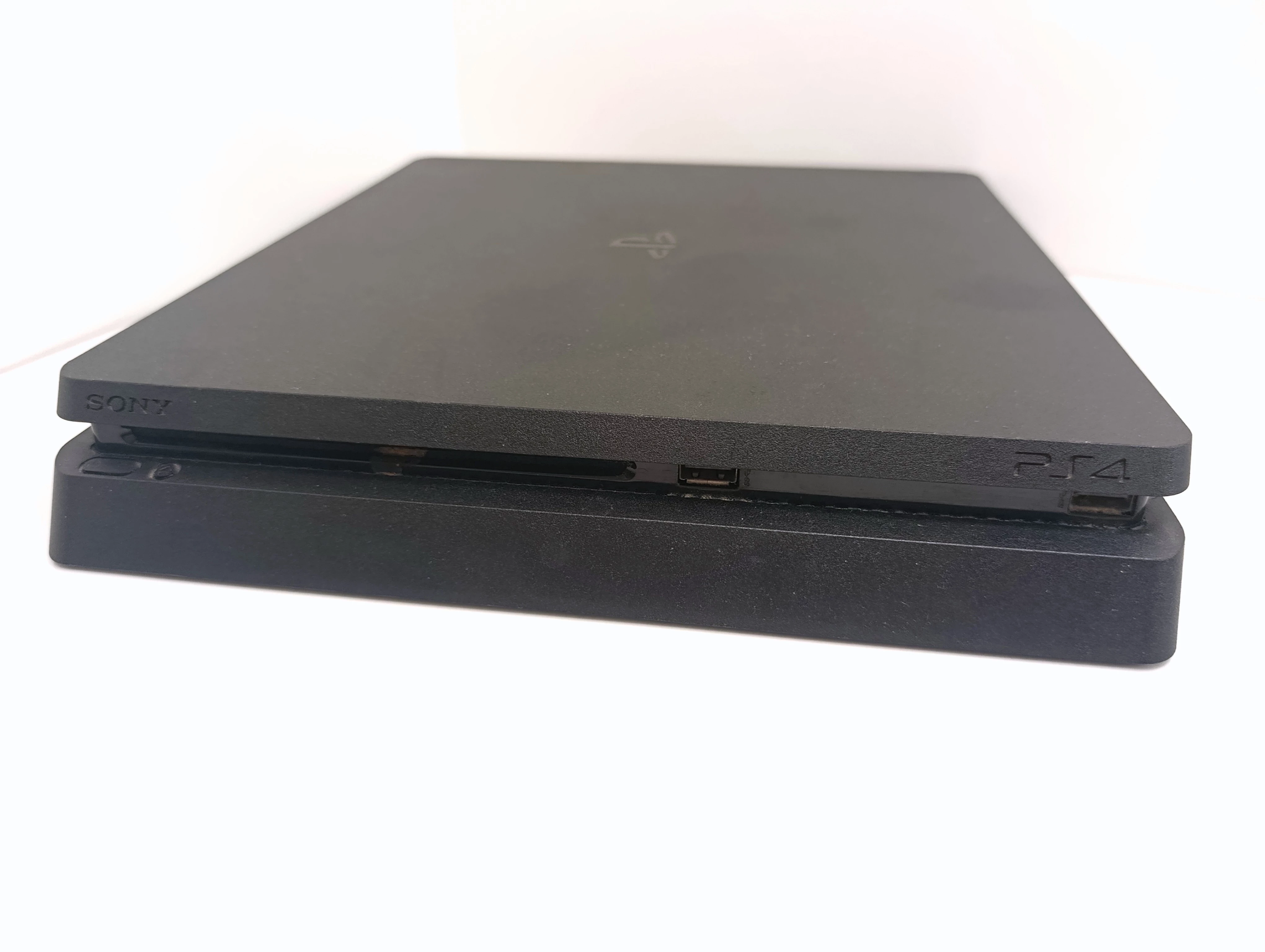 konsola-ps4-slim-kod-producenta-cuh-2216a