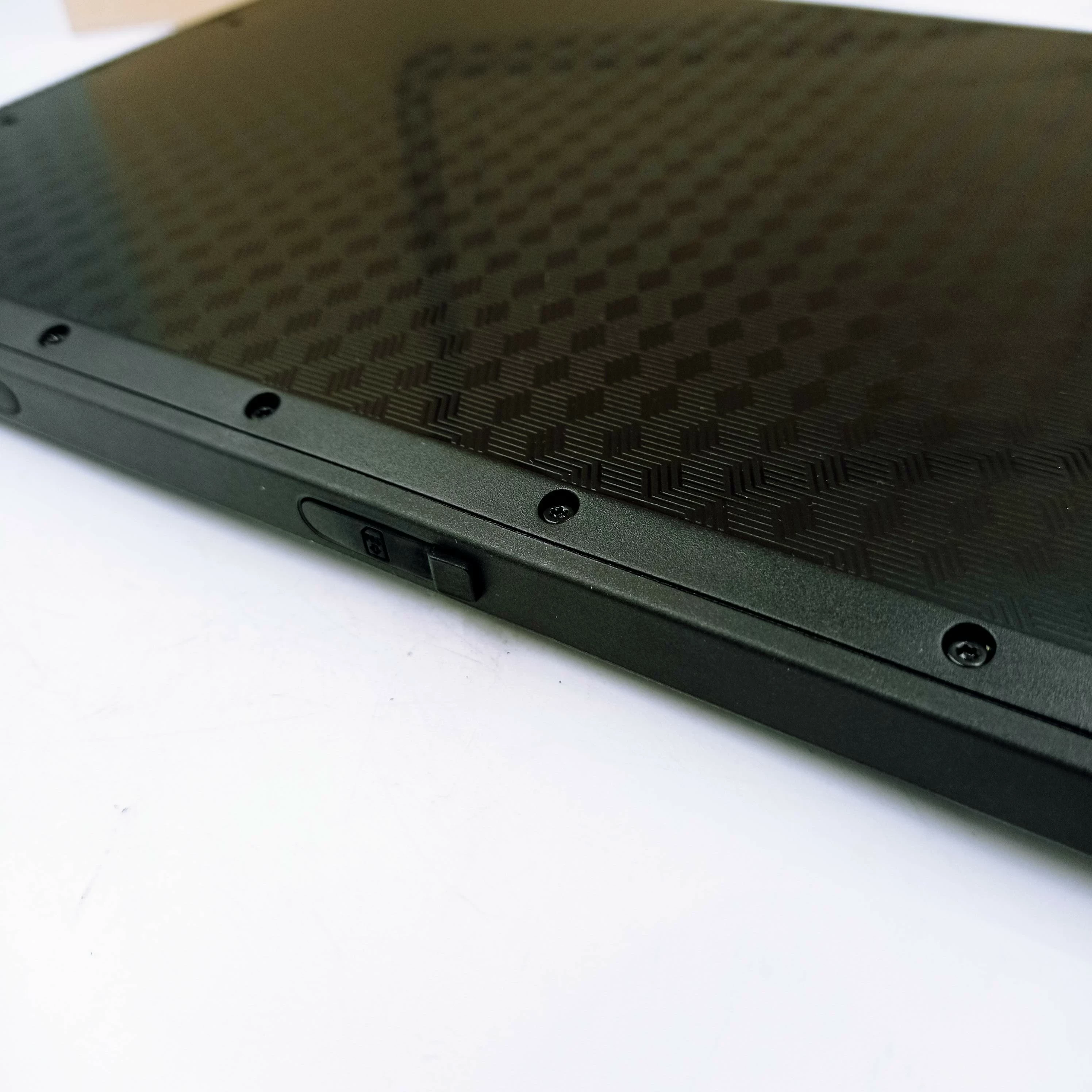 tablet-emdoor-rugged-tablet-em-i18h-komunikacja-219-2