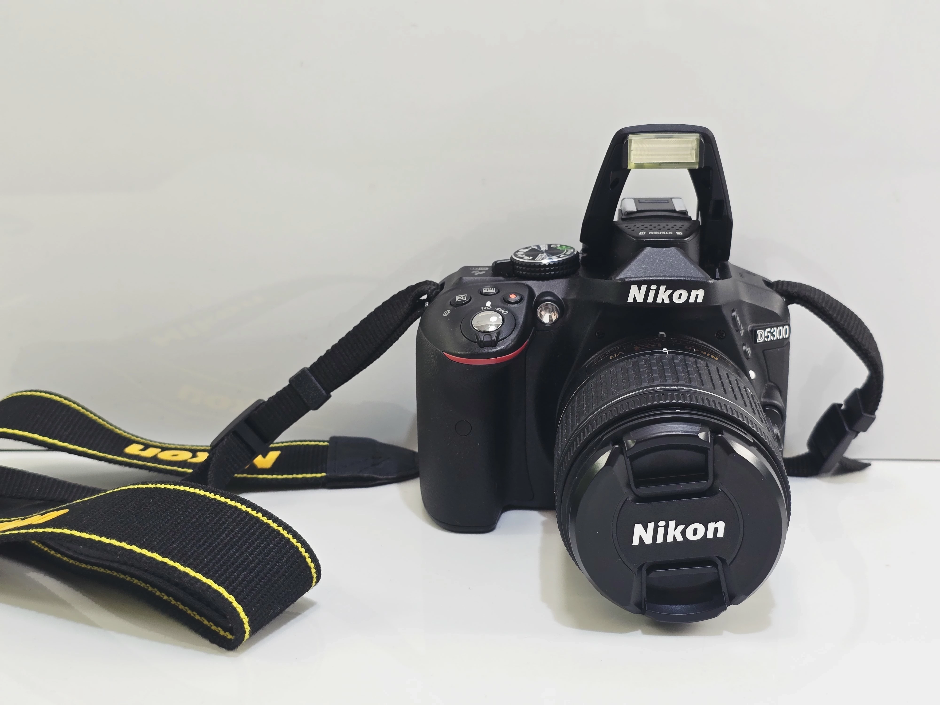 aparat-nikon-d5300-bodyobiektyw-nikkor-18-55-mm-rozdzielczosc-2410