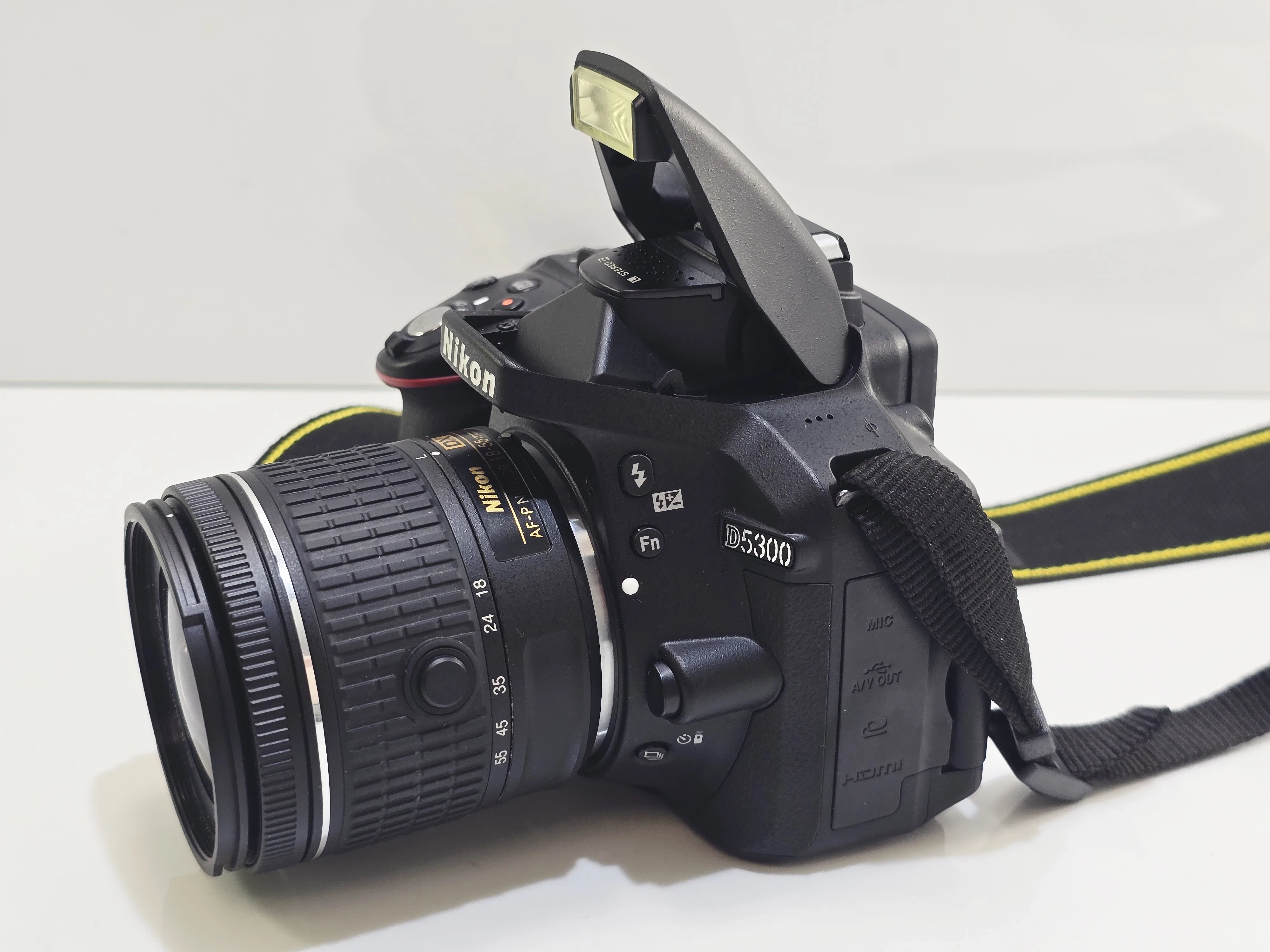 aparat-nikon-d5300-bodyobiektyw-nikkor-18-55-mm-marka-248811-1939856