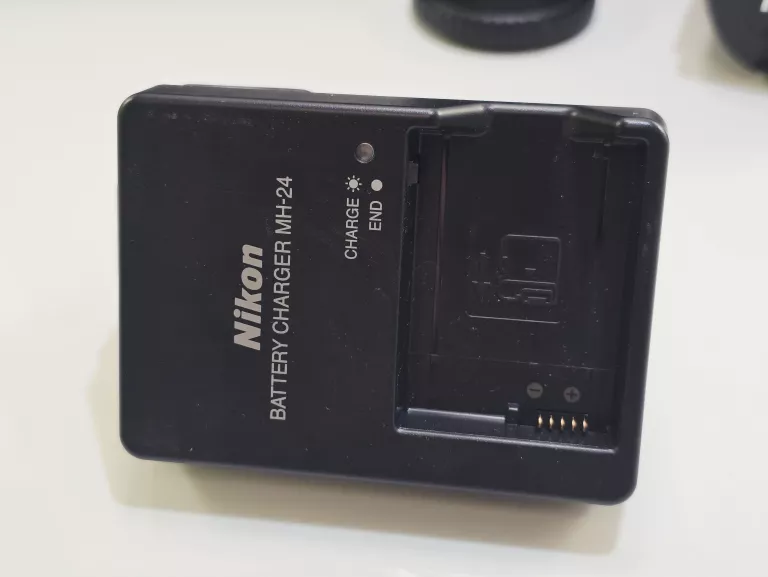 aparat-nikon-d5300-bodyobiektyw-nikkor-18-55-mm-wizjer-206922-228850