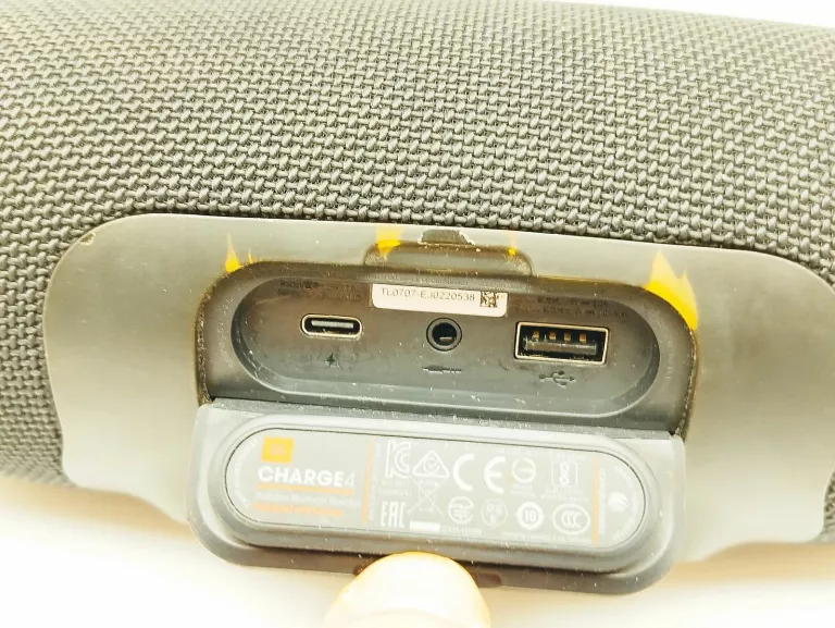 glosnik-bluetooth-jbl-charge4-zasilanie-209202-1769478