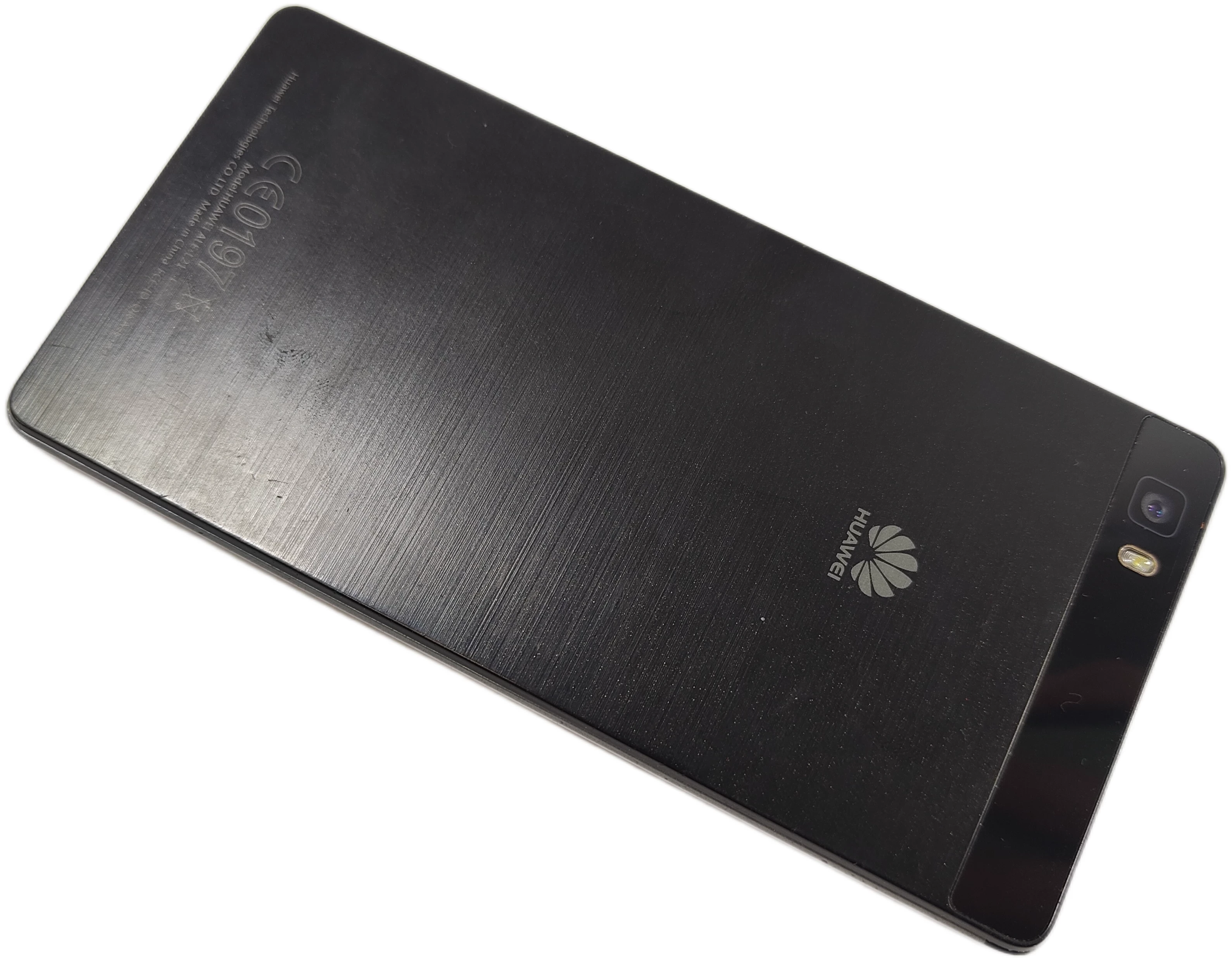 telefon-smartfon-huawei-p8-lite-2-gb-16-gb-czarny-pudelko-czarny-przekatna-ekranu-500