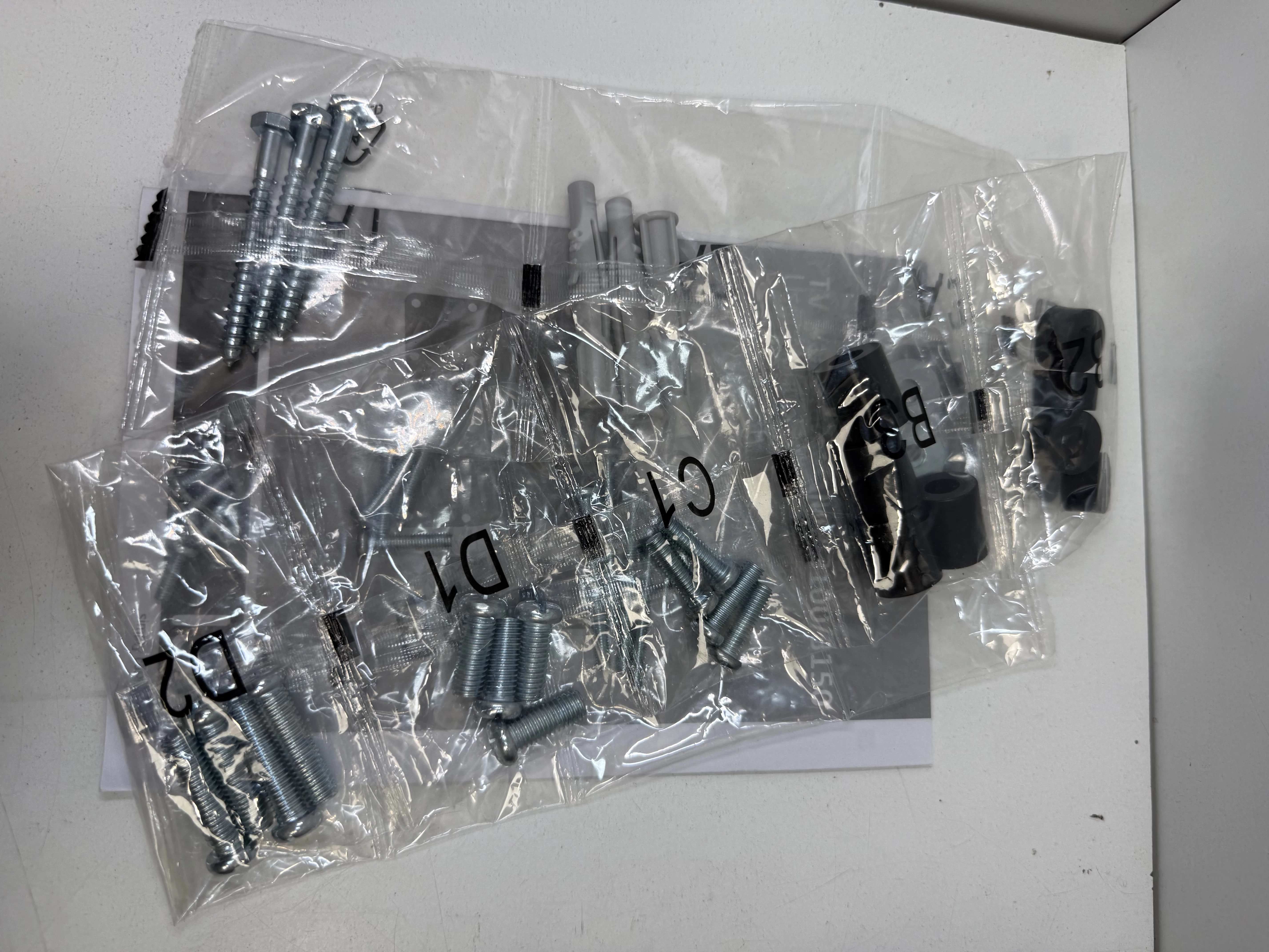 uchwyt-do-telewizora-isy-iwb-3100-standard-vesa-201661-1