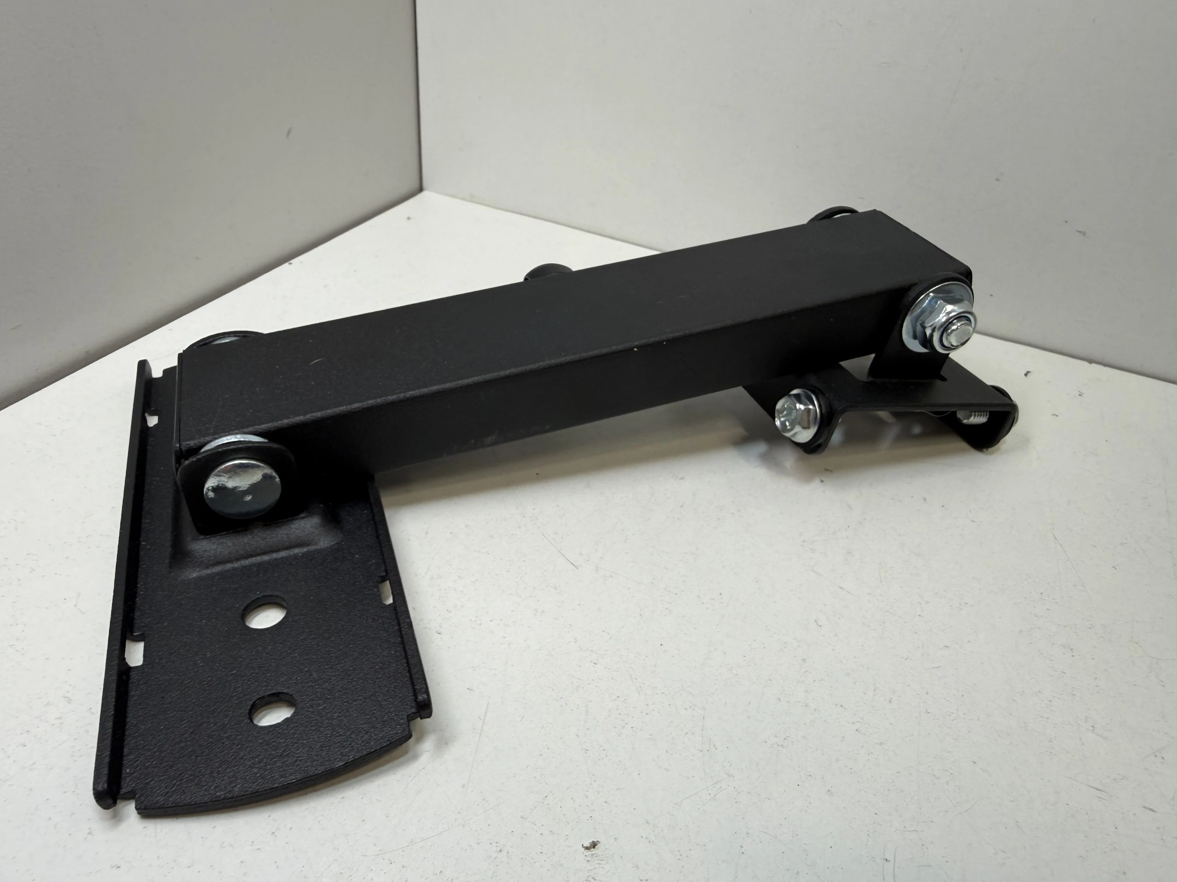 uchwyt-do-telewizora-isy-iwb-3100-model-iwb-3100