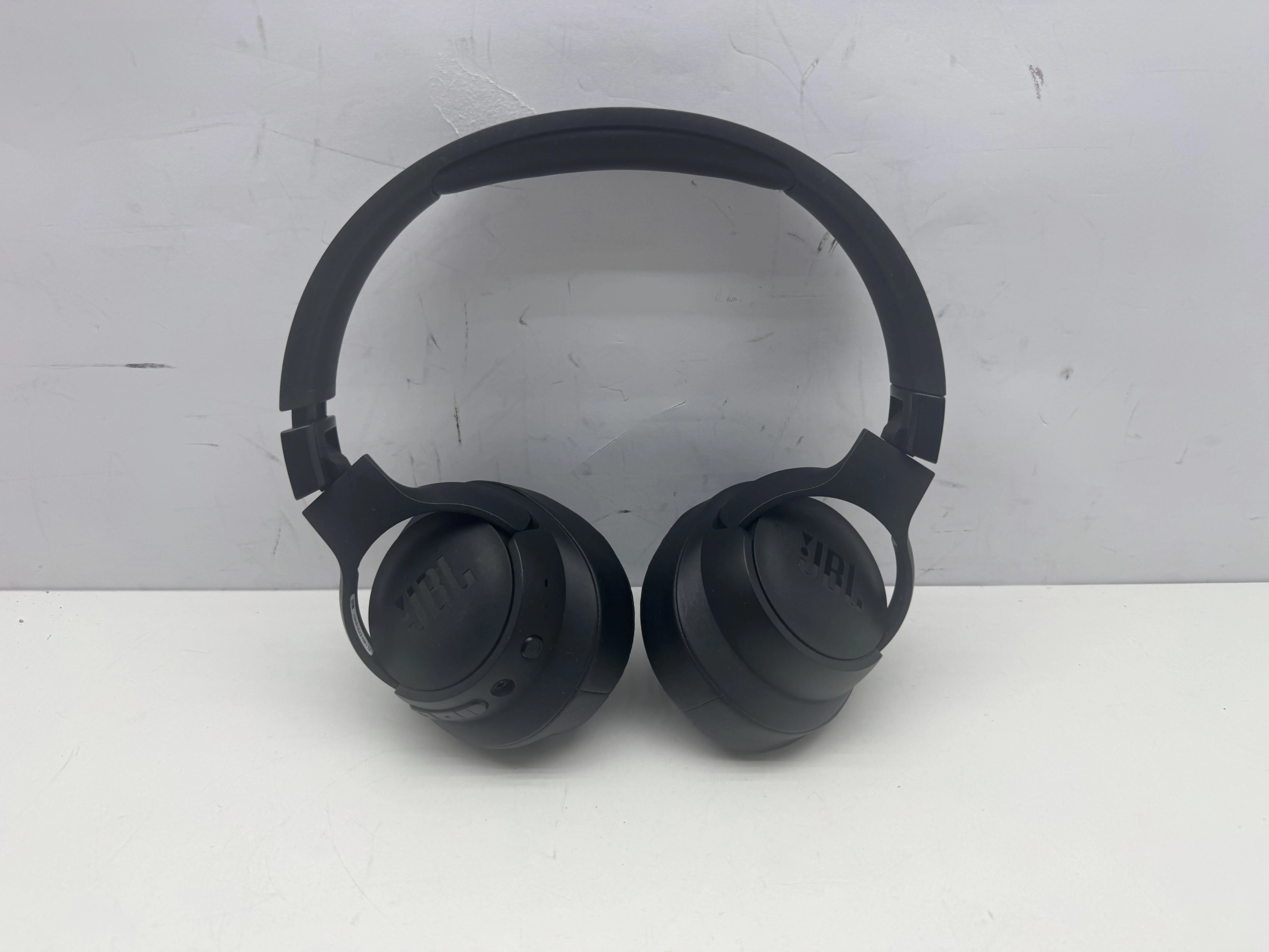 jbl-tune-720bt-czarne-duze-sluchawki-nauszne-bezprzewodowe-ean-gtin-6925281967061