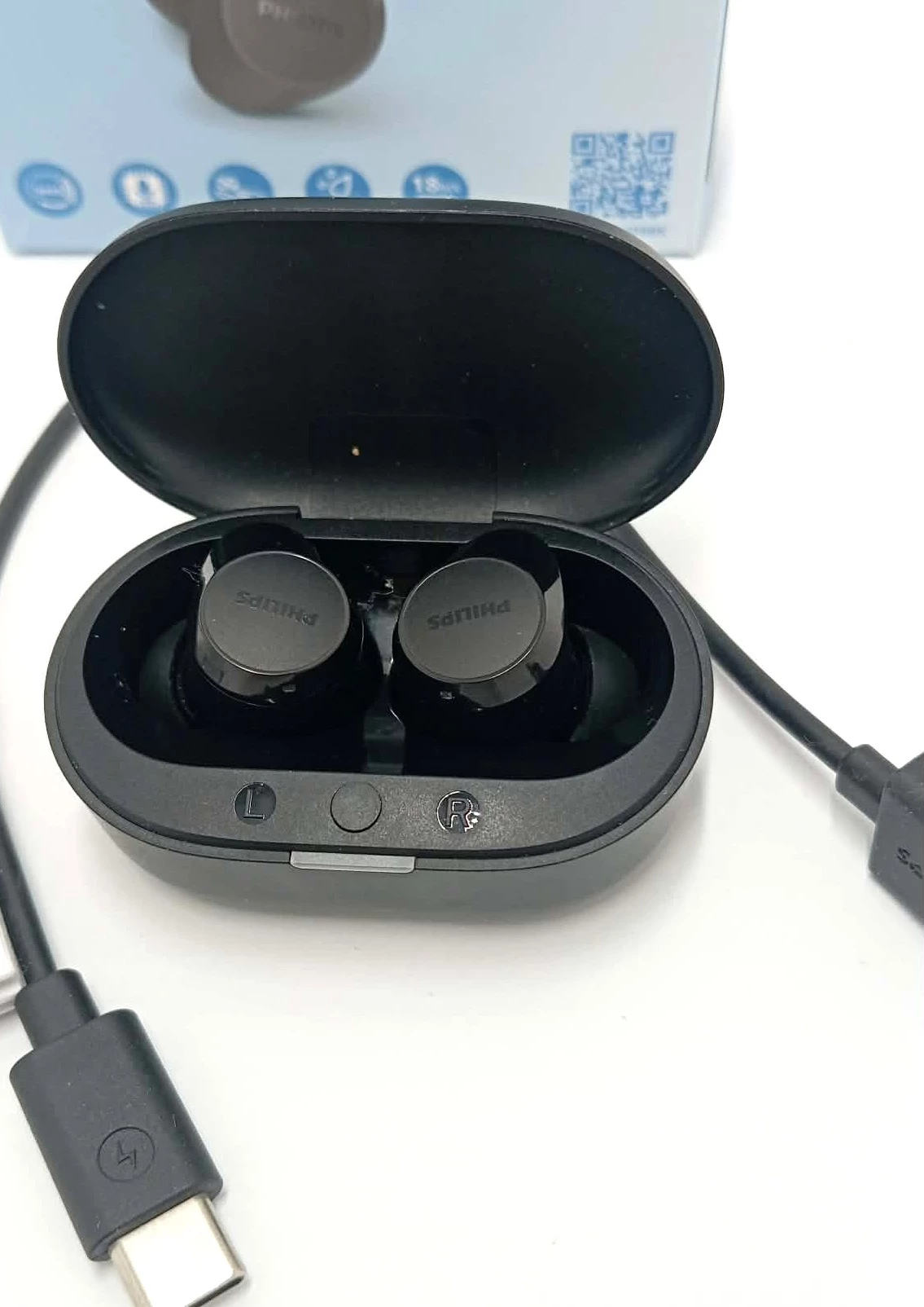 sluchawki-philips-tat1209bk-model-250439-1920212