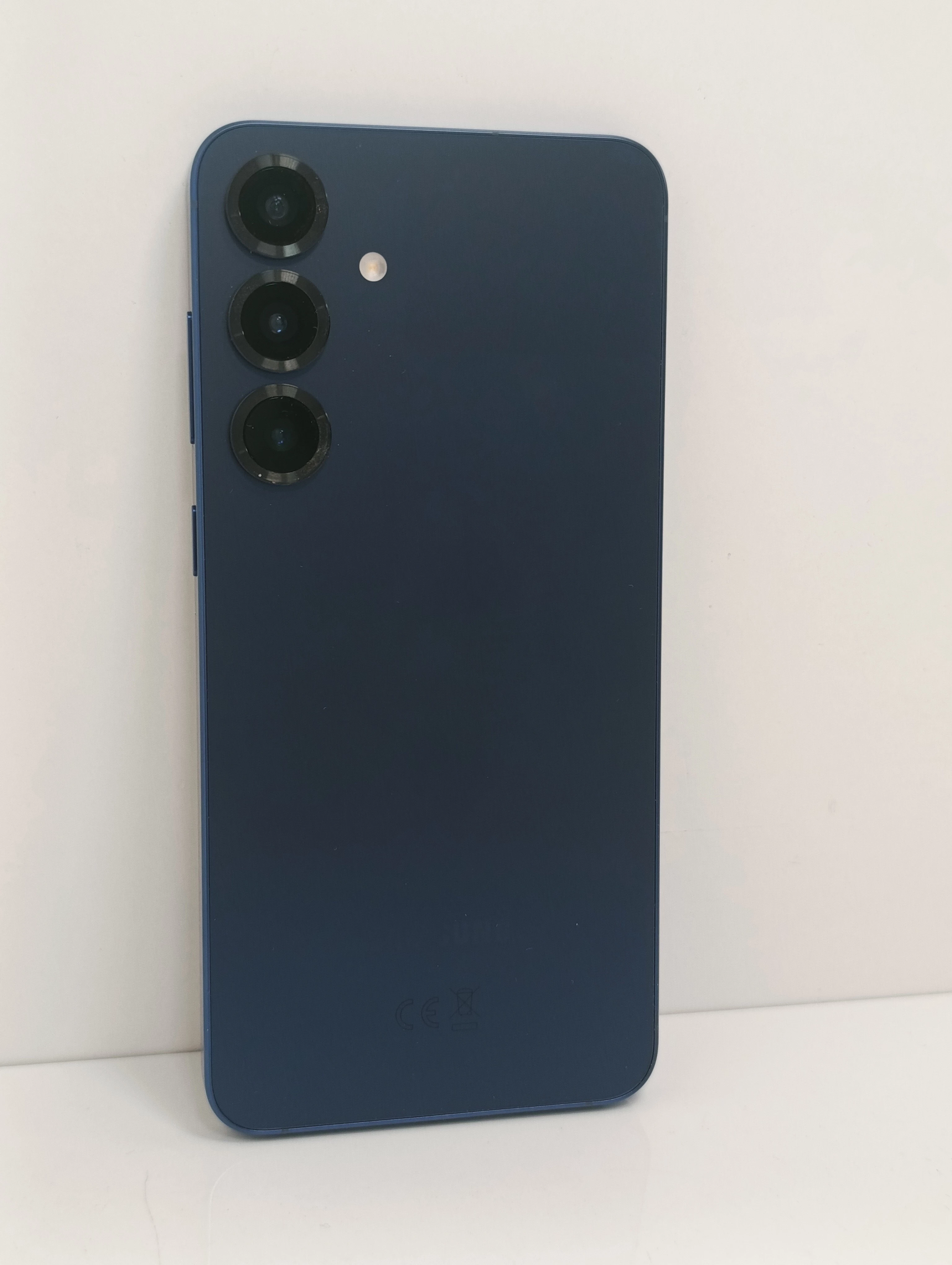 telefon-samsung-galaxy-s25-wbudowana-pamiec-202869-214185