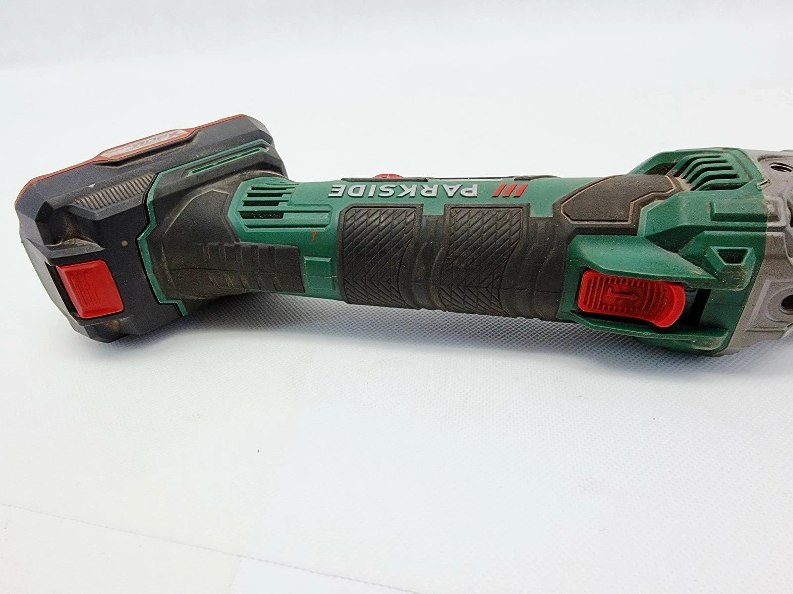 akumulatorowa-szlifierka-katowa-20-v-pwsa-20-li-d4-aku-srednica-tarczy-11500