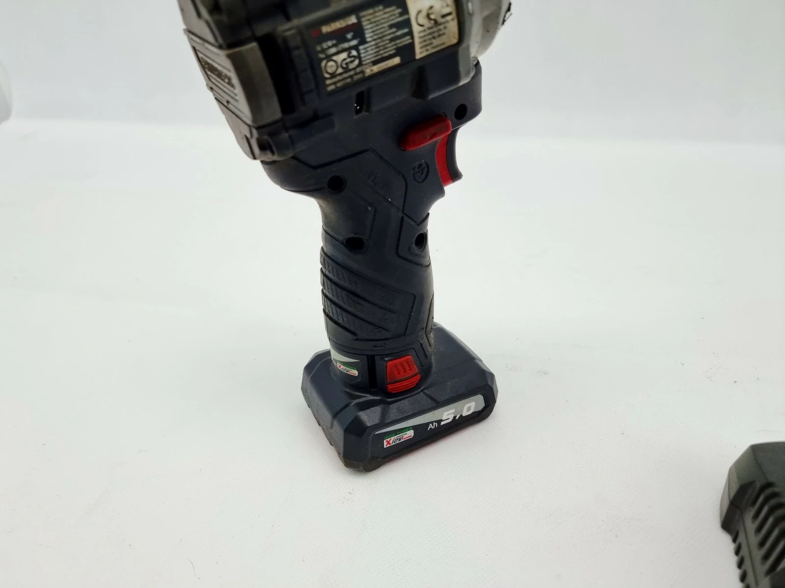 akumulatorowy-klucz-udarowy-12-v-ppdssa-12-a1-aku-pojemnosc-akumulatora-100