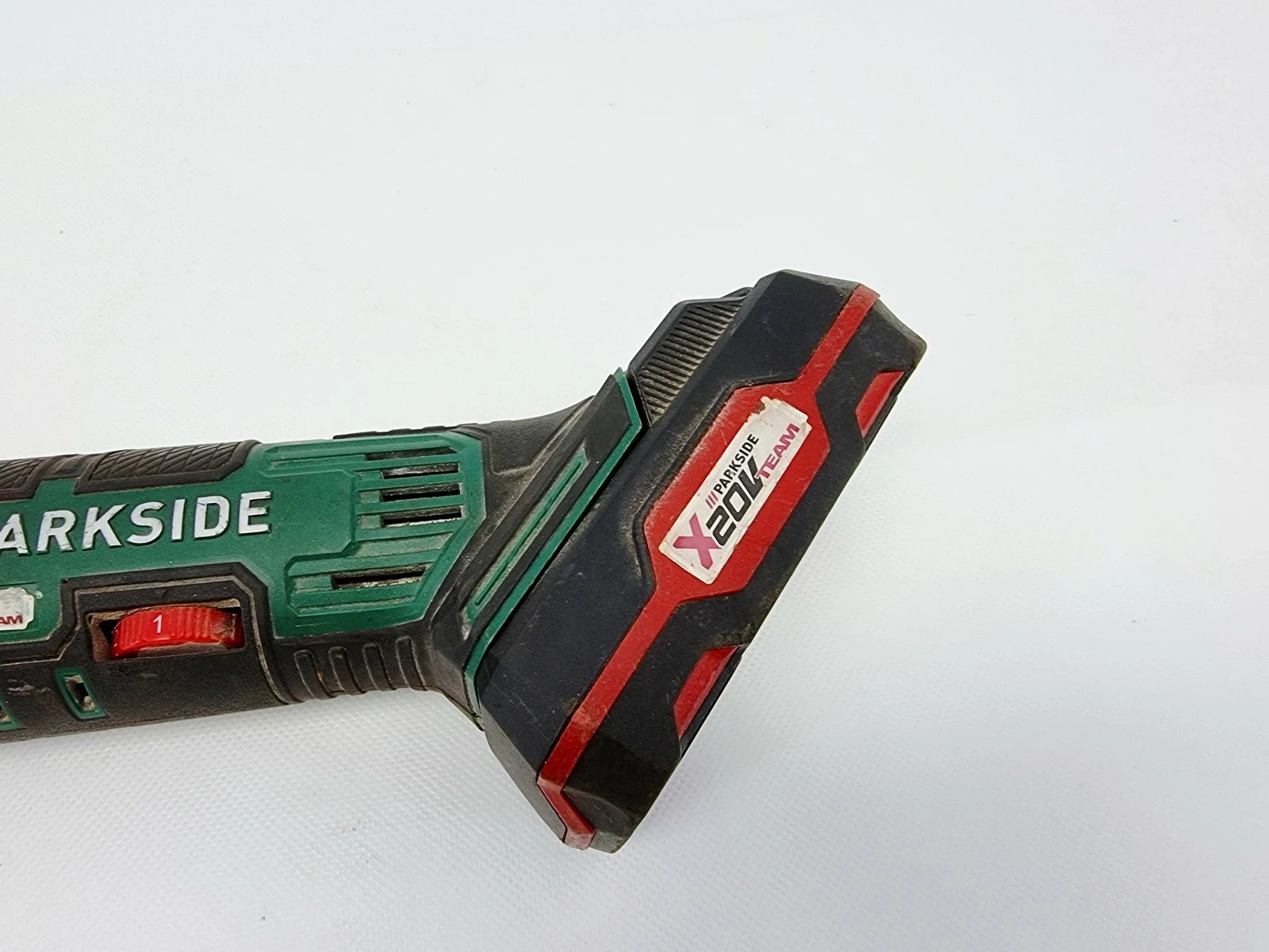 akumulatorowa-szlifierka-katowa-20-v-pwsa-20-li-d4-aku-kod-producenta-szlifierka-mimosrodowa-wielofunkcyjna