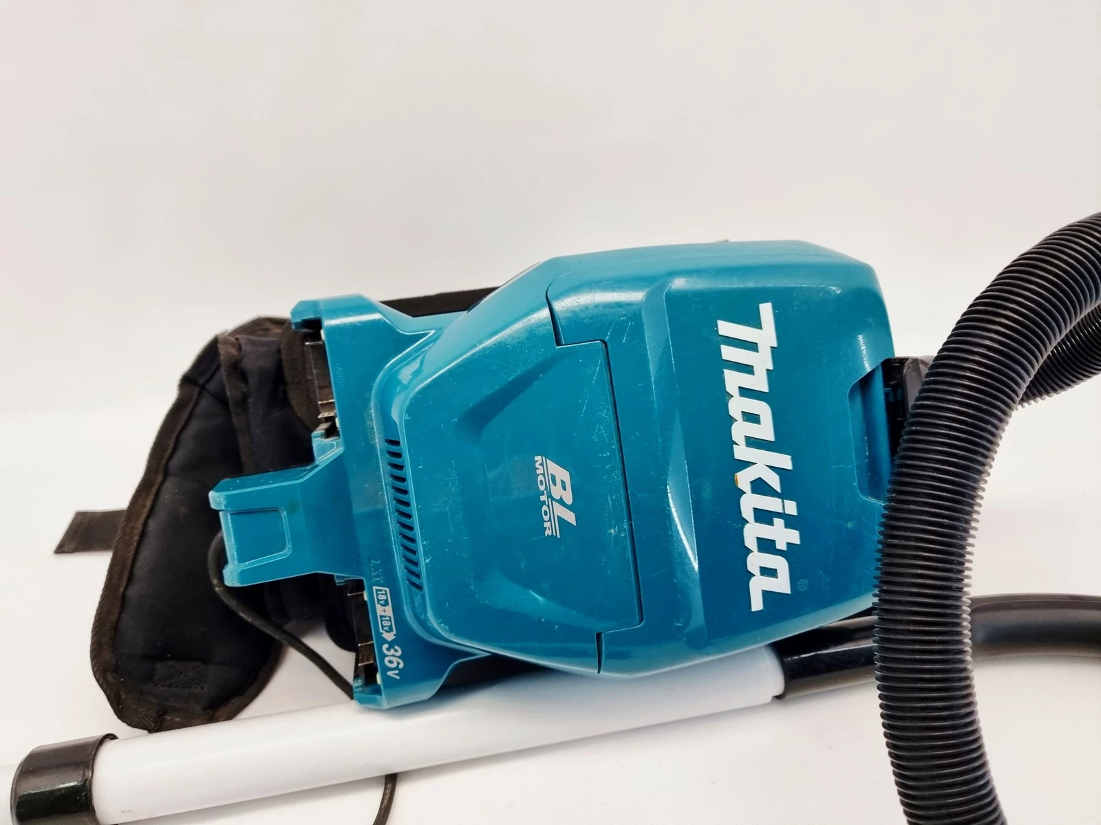 akumulatorowy-odkurzacz-plecakowy-makita-dvc660-maksymalna-moc-9500