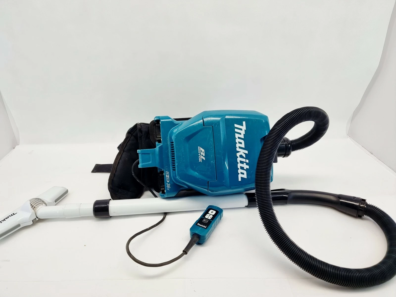 akumulatorowy-odkurzacz-plecakowy-makita-dvc660-ean-gtin-088381890540