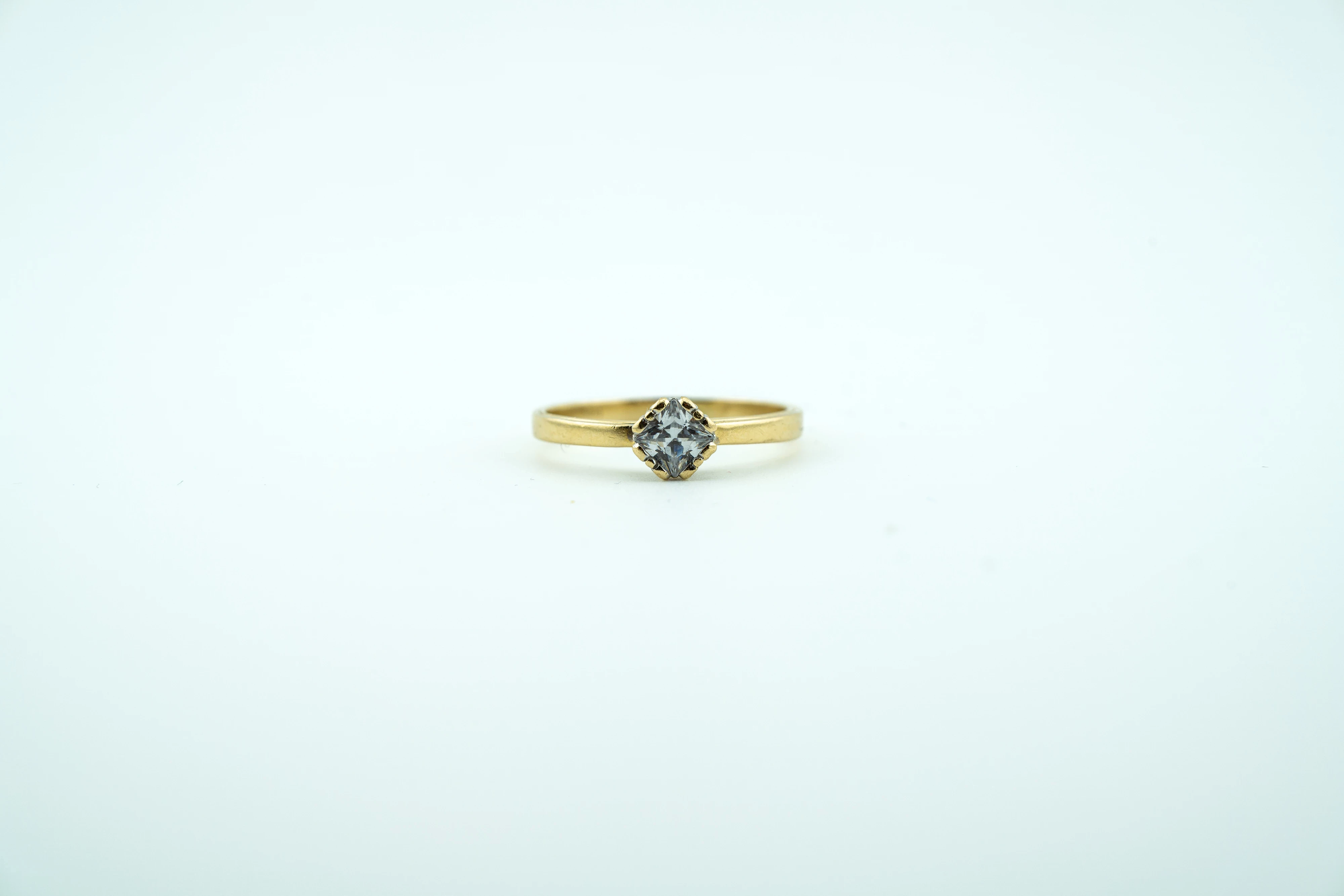 zl635-zloty-elegancki-zareczynowy-pierscionek-585-cyrkonia-14k-r14-193g-plec-15851-1