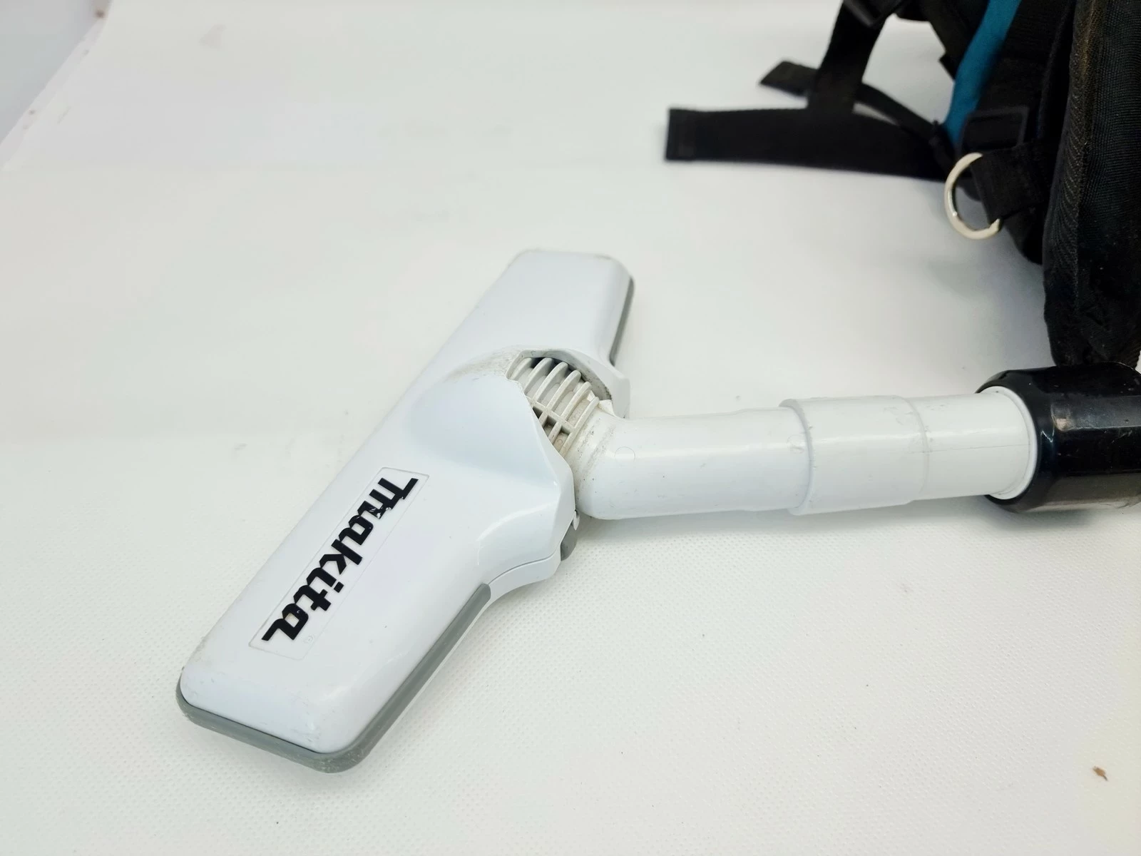 akumulatorowy-odkurzacz-plecakowy-makita-dvc660-kod-producenta-dvc660z