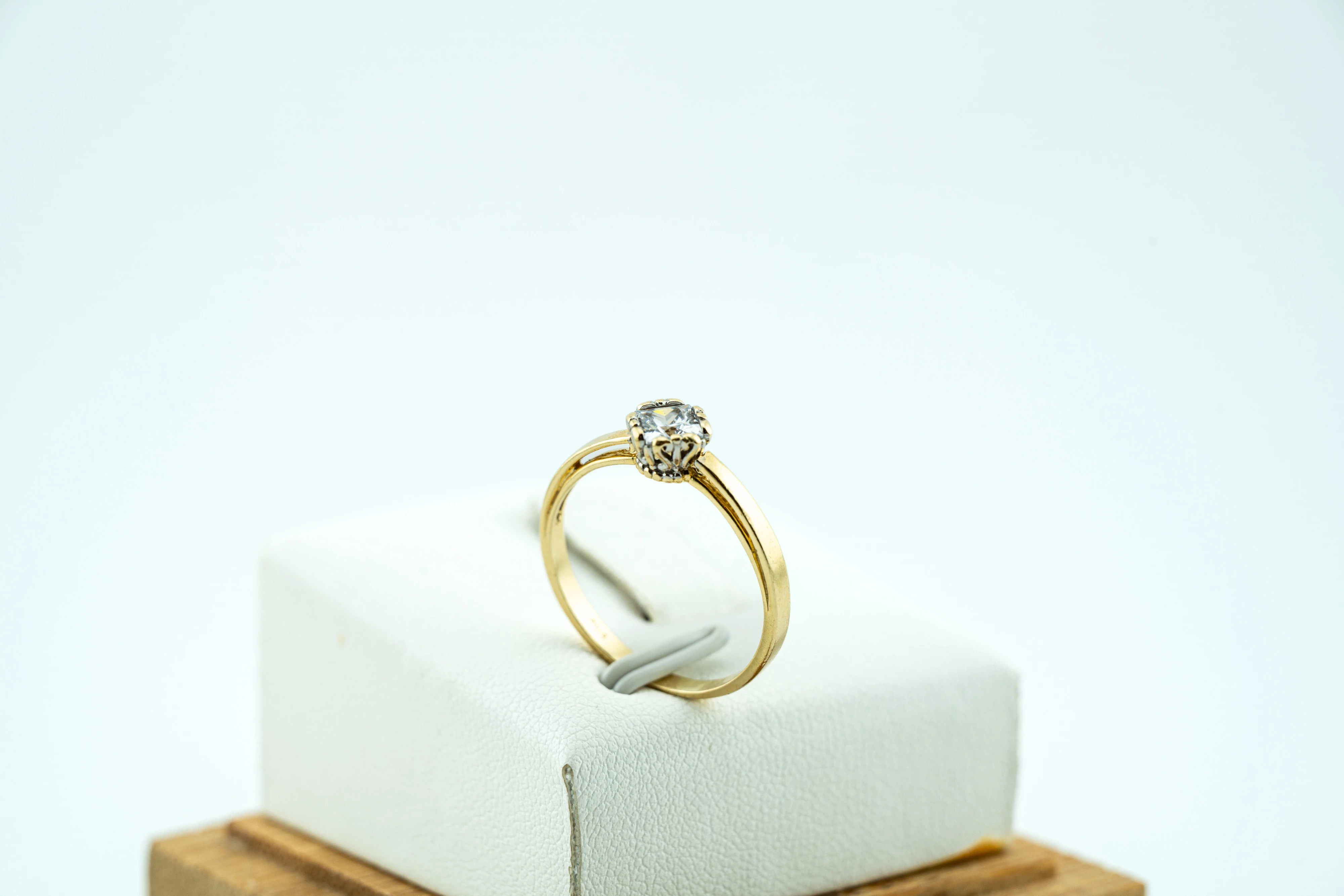 zl635-zloty-elegancki-zareczynowy-pierscionek-585-cyrkonia-14k-r14-193g-rozmiarsrednica-wew-mm-372-14