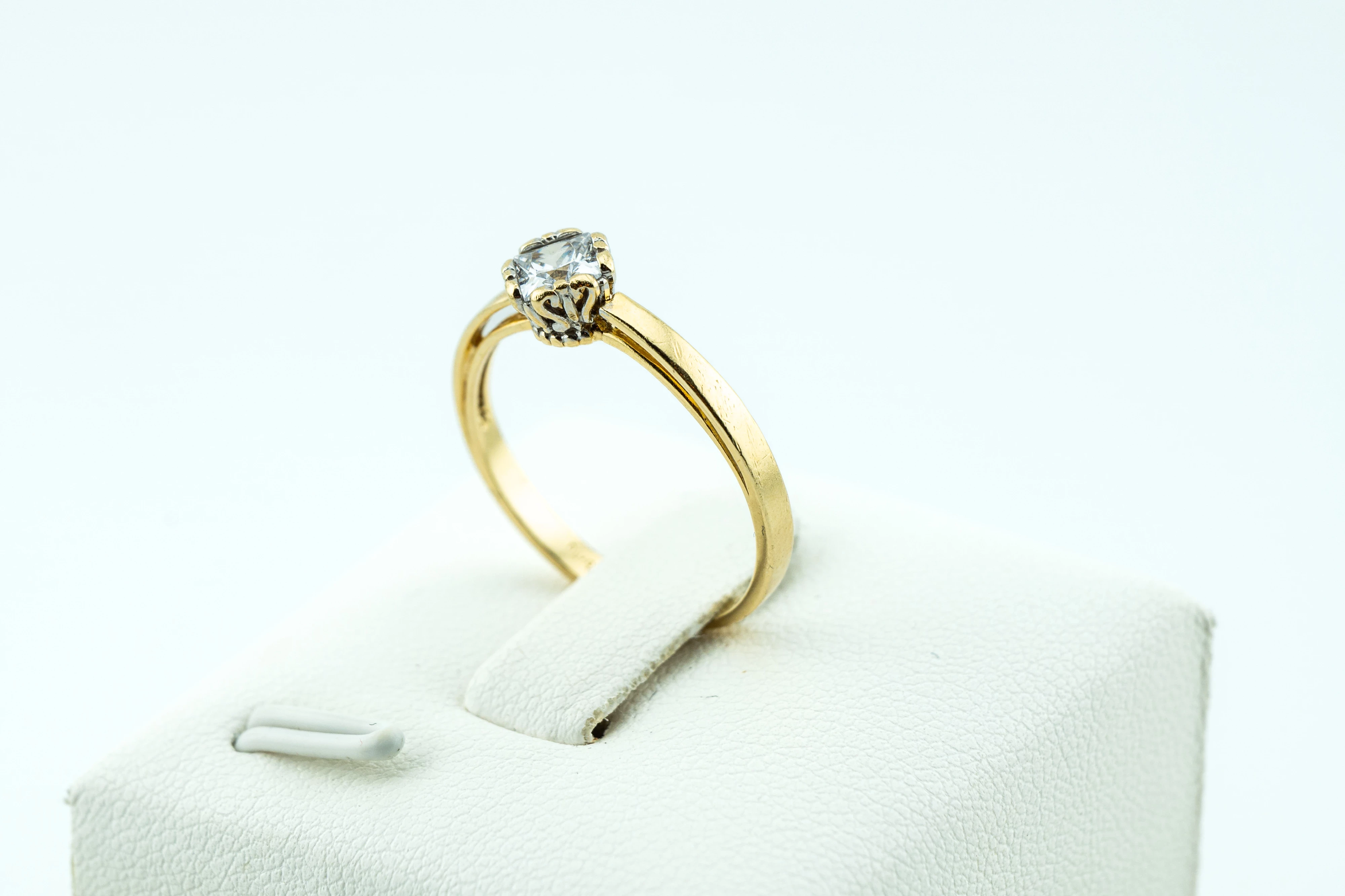 zl635-zloty-elegancki-zareczynowy-pierscionek-585-cyrkonia-14k-r14-193g-rodzaj-2205-2