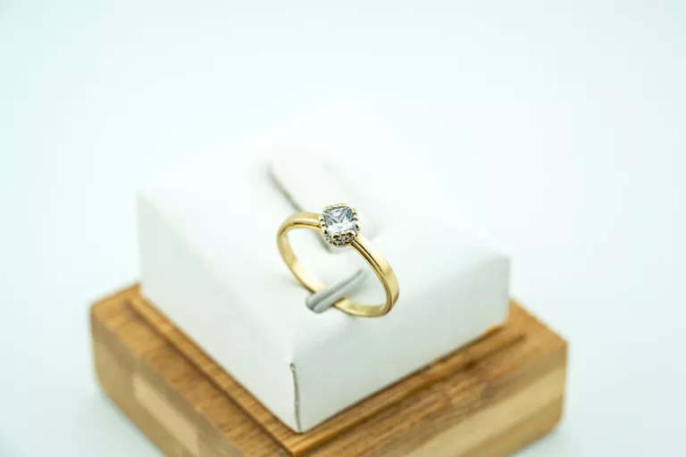 zl635-zloty-elegancki-zareczynowy-pierscionek-585-cyrkonia-14k-r14-193g-waga-193