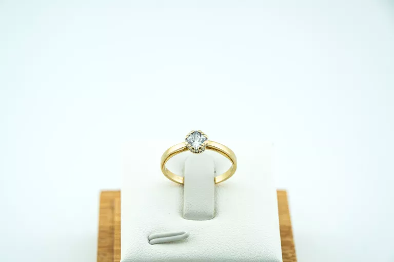 zl635-zloty-elegancki-zareczynowy-pierscionek-585-cyrkonia-14k-r14-193g-stan-11323-2