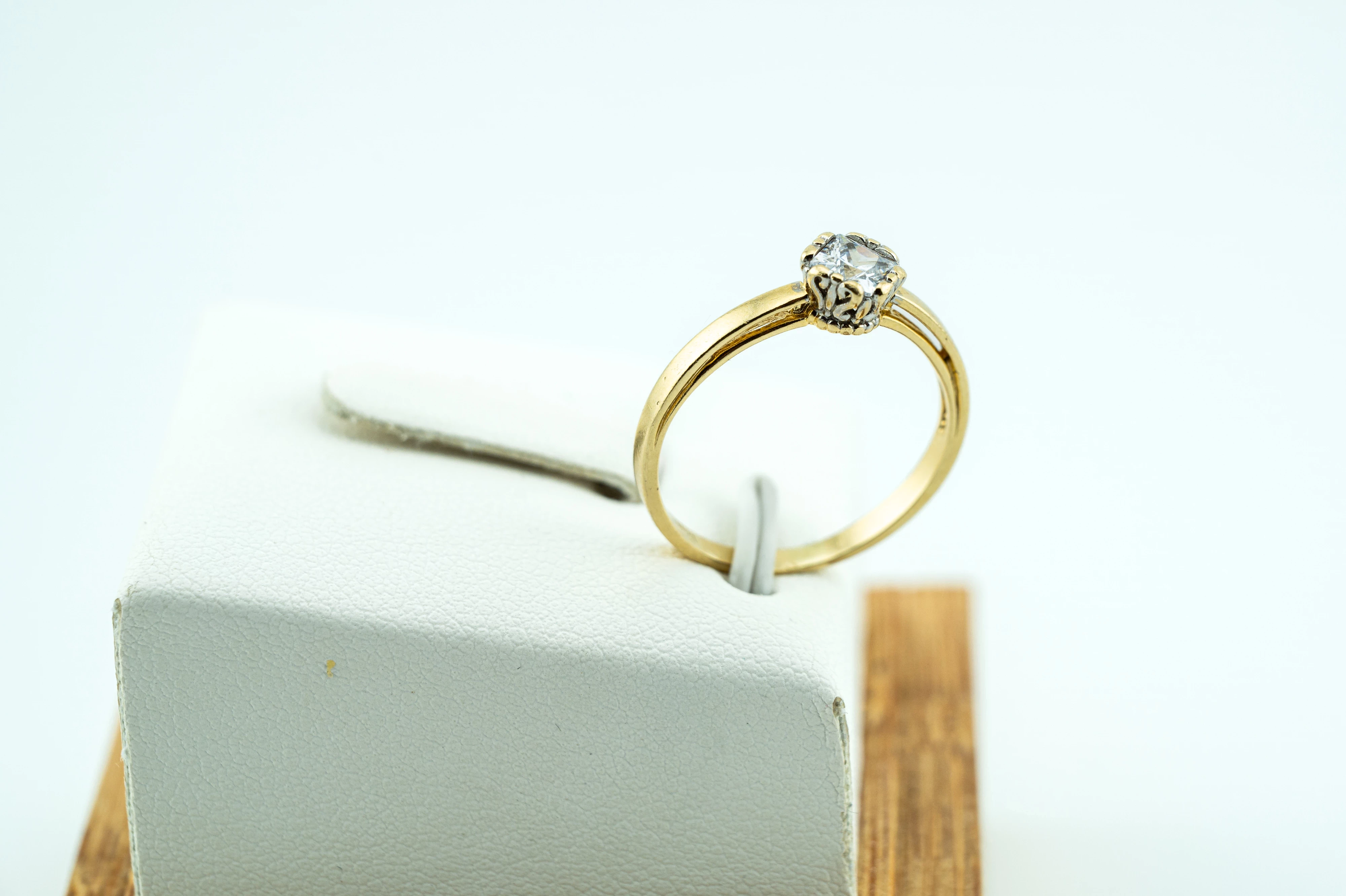 zl635-zloty-elegancki-zareczynowy-pierscionek-585-cyrkonia-14k-r14-193g-kamien-17088-128