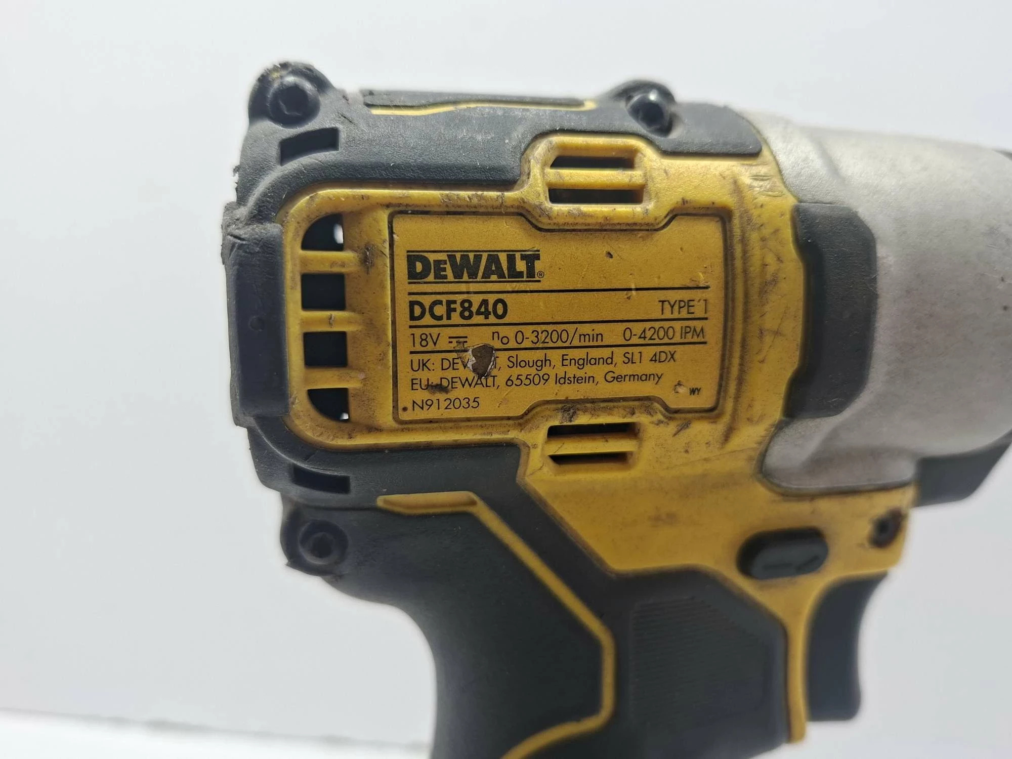 zakretarka-dewalt-dcf-840-stan-11323-2