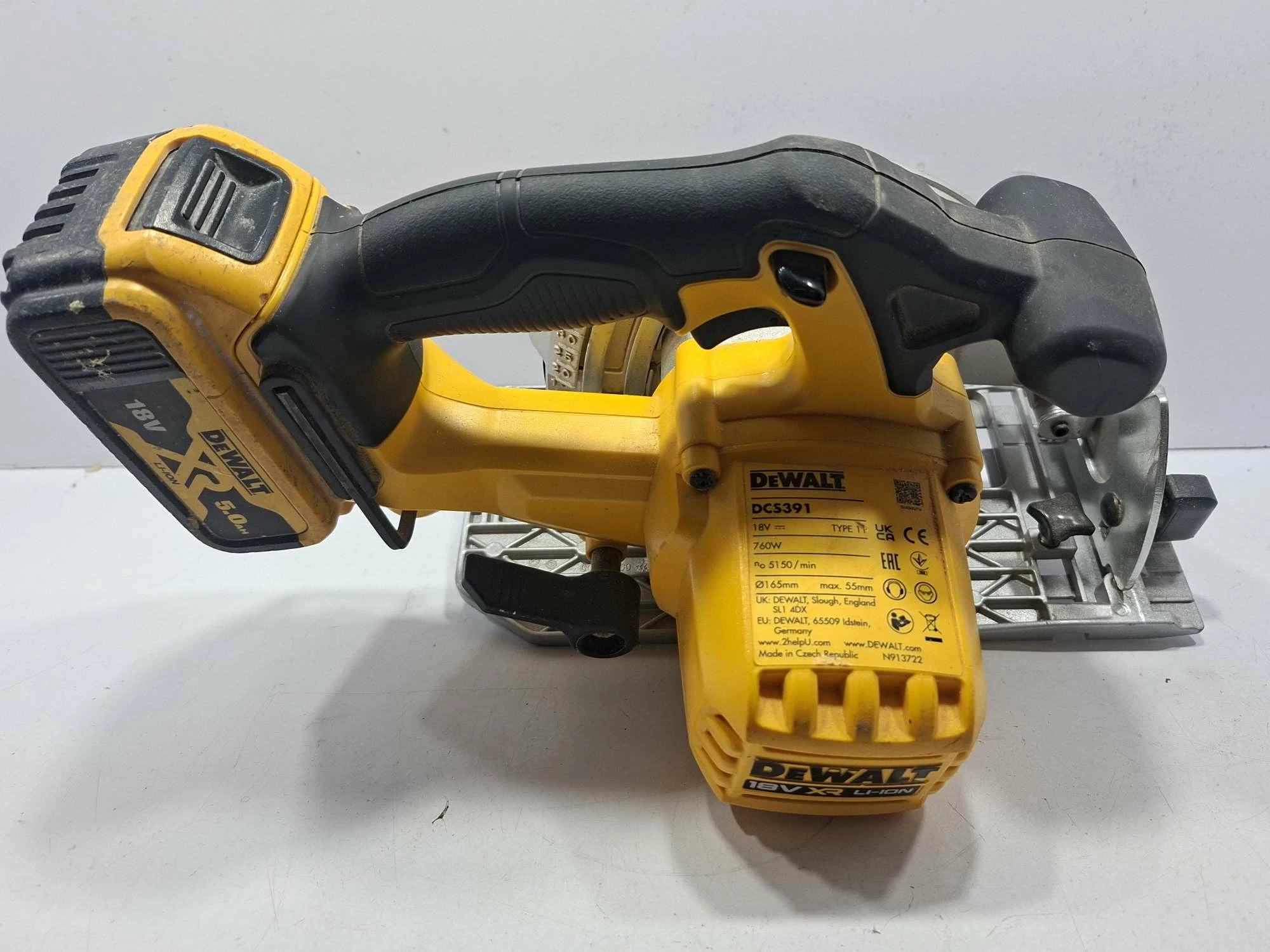 pilarka-tarczowa-dewalt-dcs391n-18-v-165-mm-srednica-otworu-pily-2000