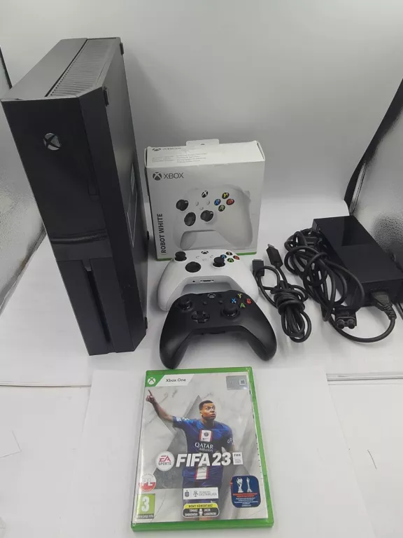 konsola-xbox-one-1540-500gb-zlacza-205990-1