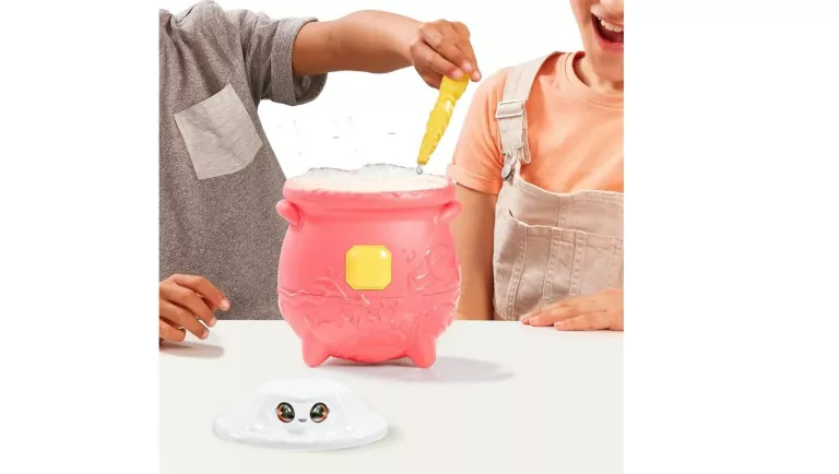 magic-mixies-magiczny-kociolek-magia-ognia-swieci-zmienia-kolor-maskotka-ean-gtin-630996148822