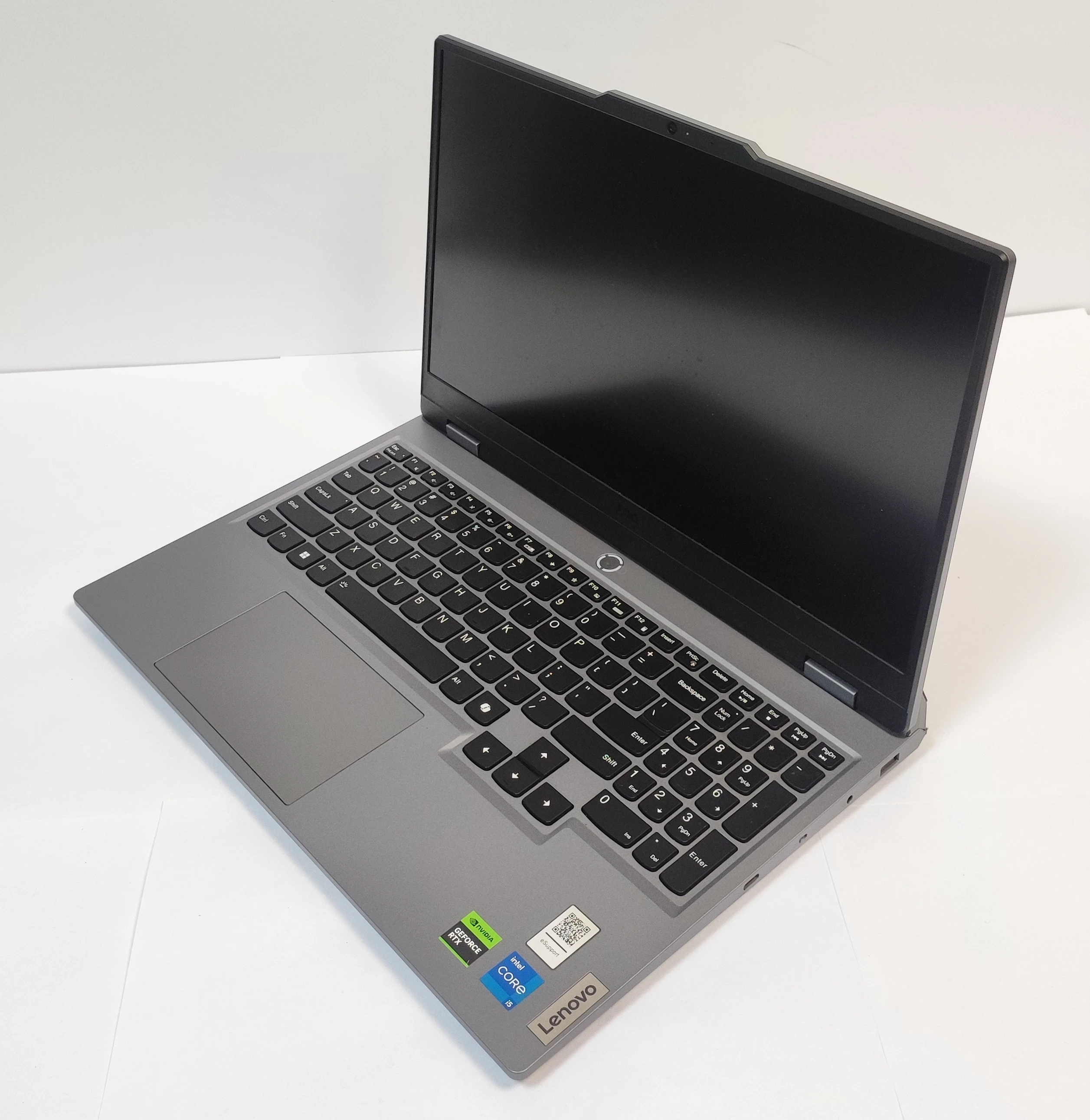 laptop-lenovo-loq-15iax9-komplet-przekatna-ekranu-1560